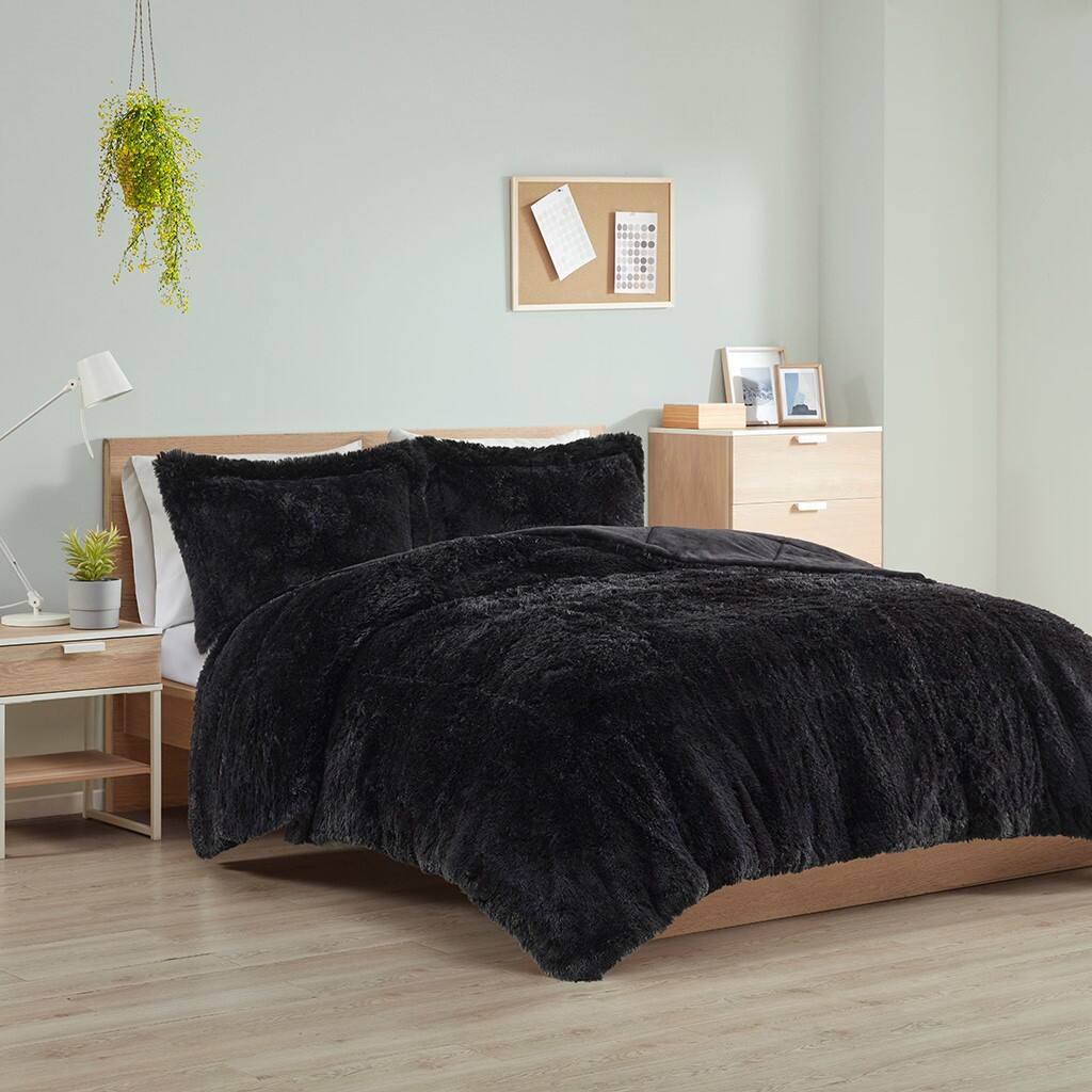 Alt View 3. Gracie Mills - Gracie Mills Susie Contemporary Shaggy Long Fur Comforter Set - Black.