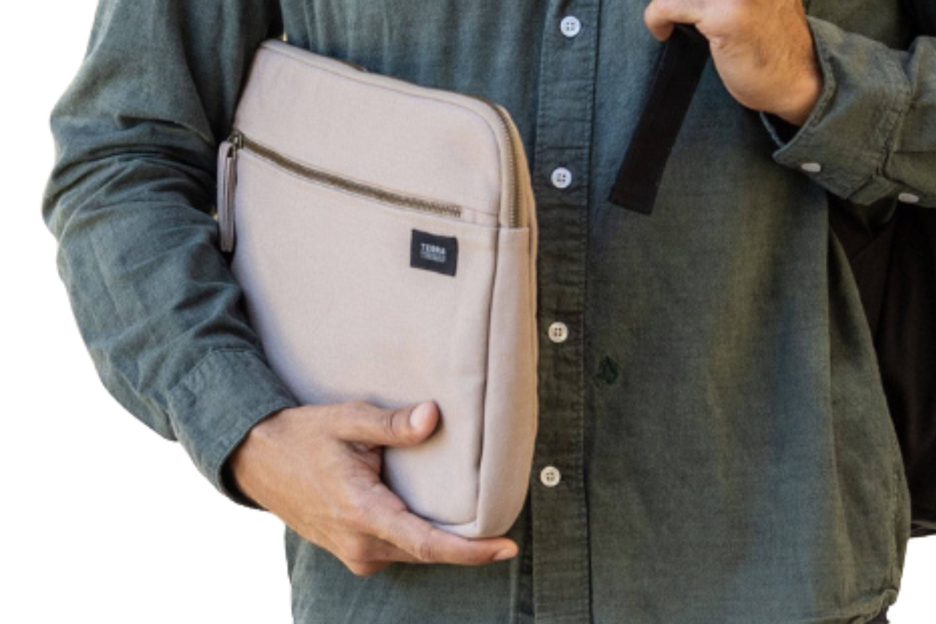 Alt View 2. Terra Thread - Organic Cotton Laptop Sleeve 13 inches - Cloud Grey.