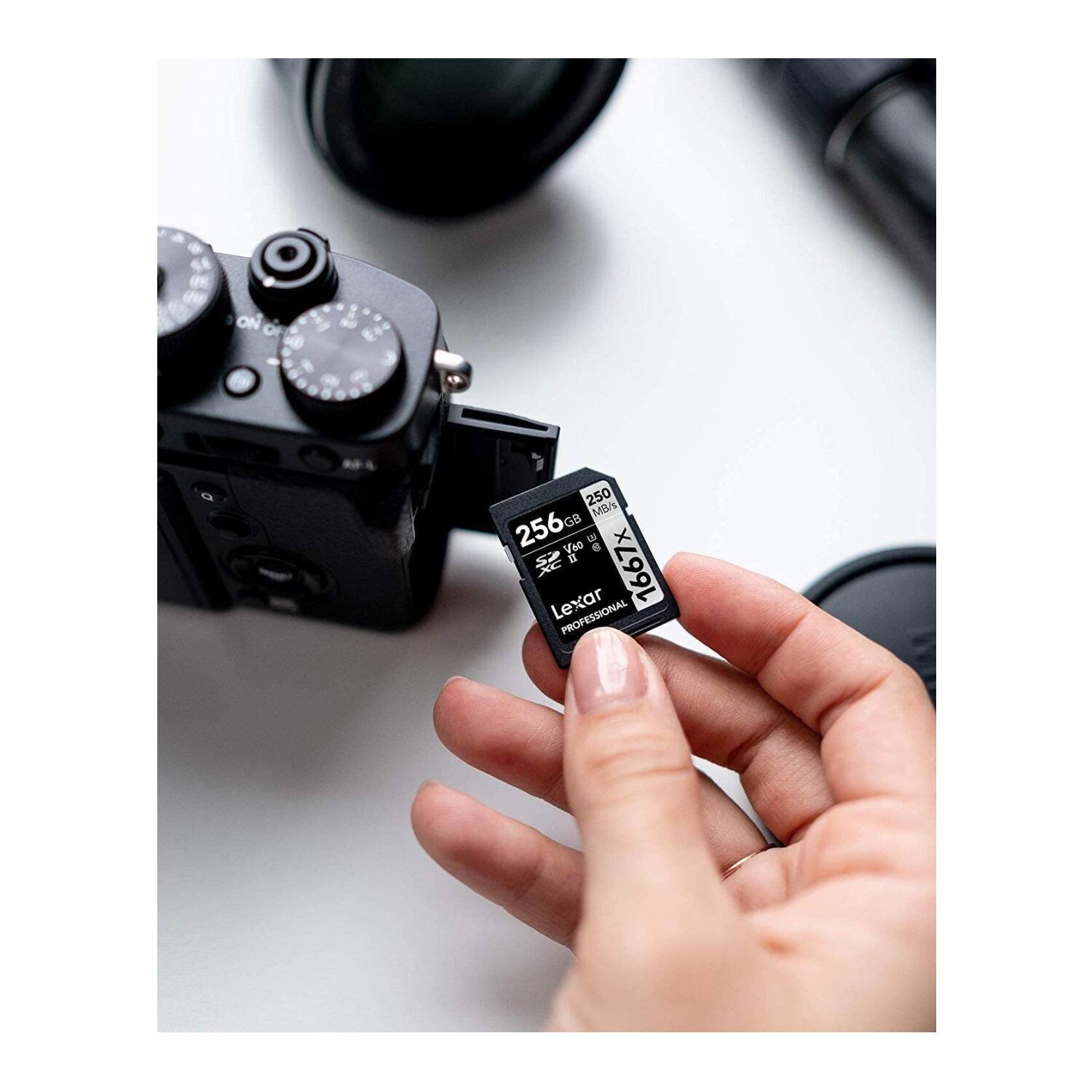 250 MB/s  
256 GB  
Lexar PROFESSIONAL  
X L99L