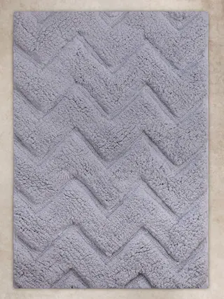 Front. GAURI KOHLI - Vantaa Bath Mat - Gray.