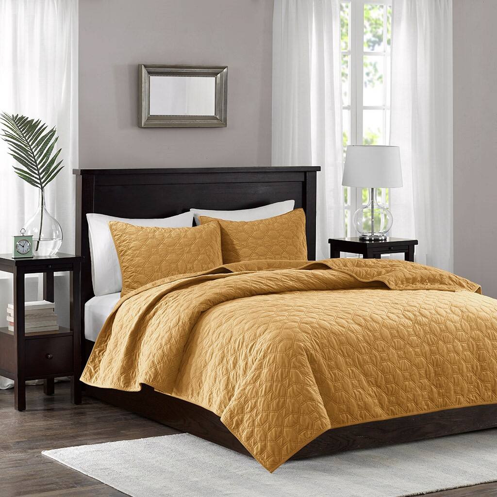 Alt View 1. Gracie Mills - Gracie Mills Gayle 3-Piece Casual Geometric Velvet Quilt Set - Mustard.