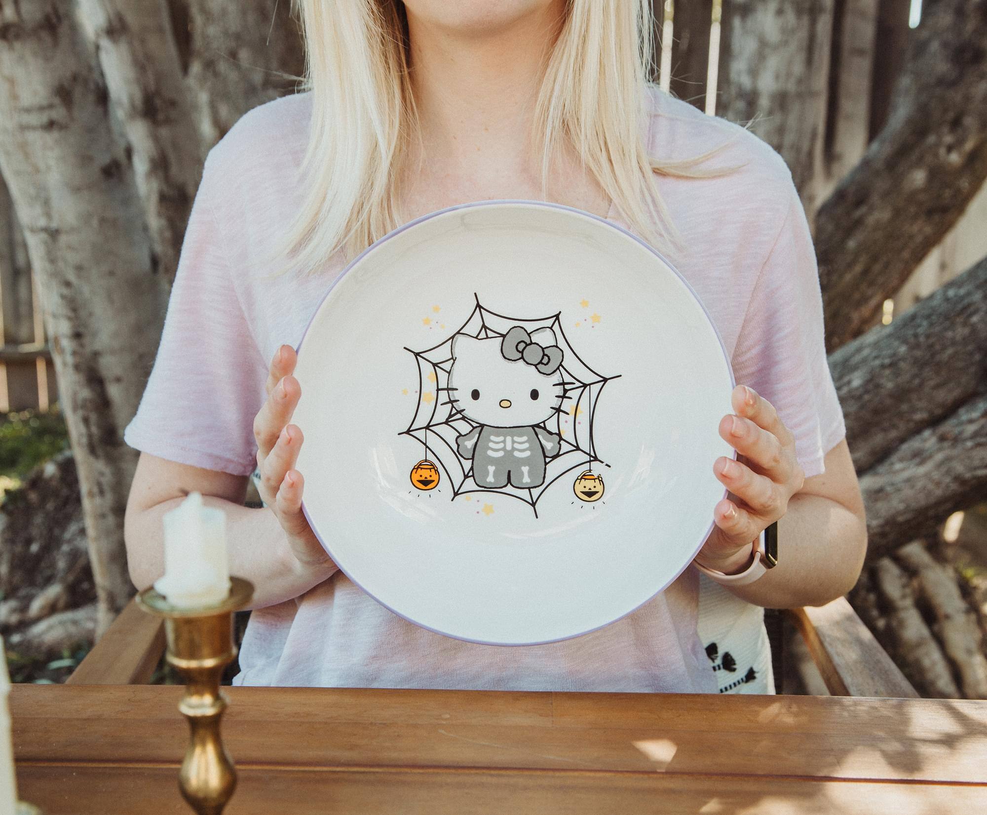 The text on the image is:

"Hello Kitty"