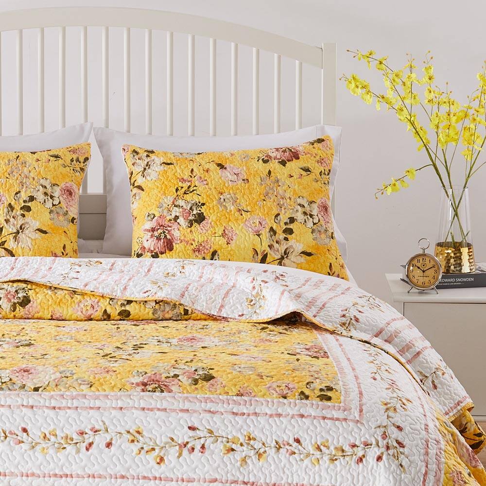 1 1 4 1 3 3 3 d 1 EDWARD SNOWDEN 1 1