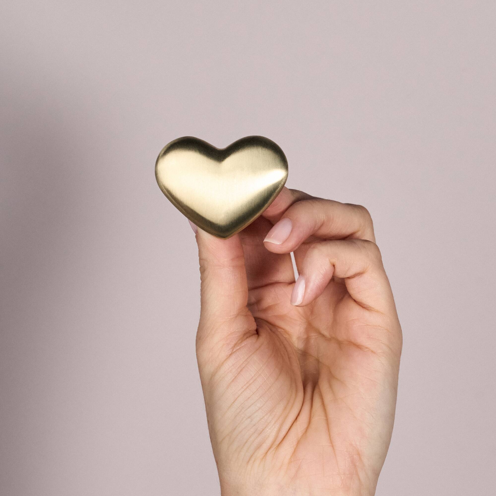 Alt View 4. Staub - Staub Heart Knob - Light Gold - Gold.