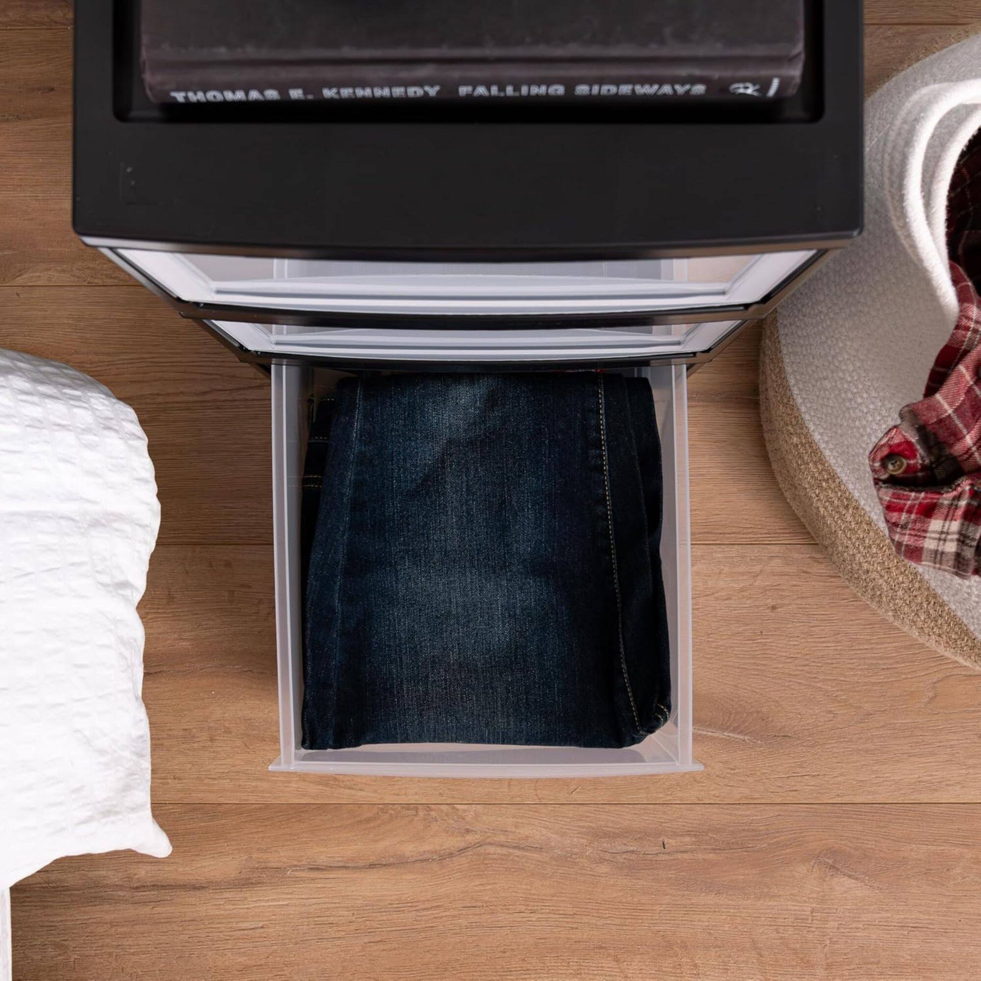 Thomas E. Kennedy  
Falling Sideways