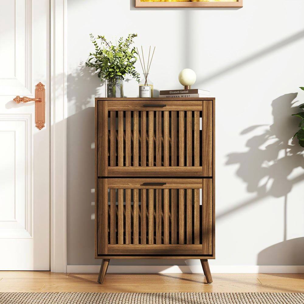 Elizabeth Gaskell  
RIANNA WIESEL