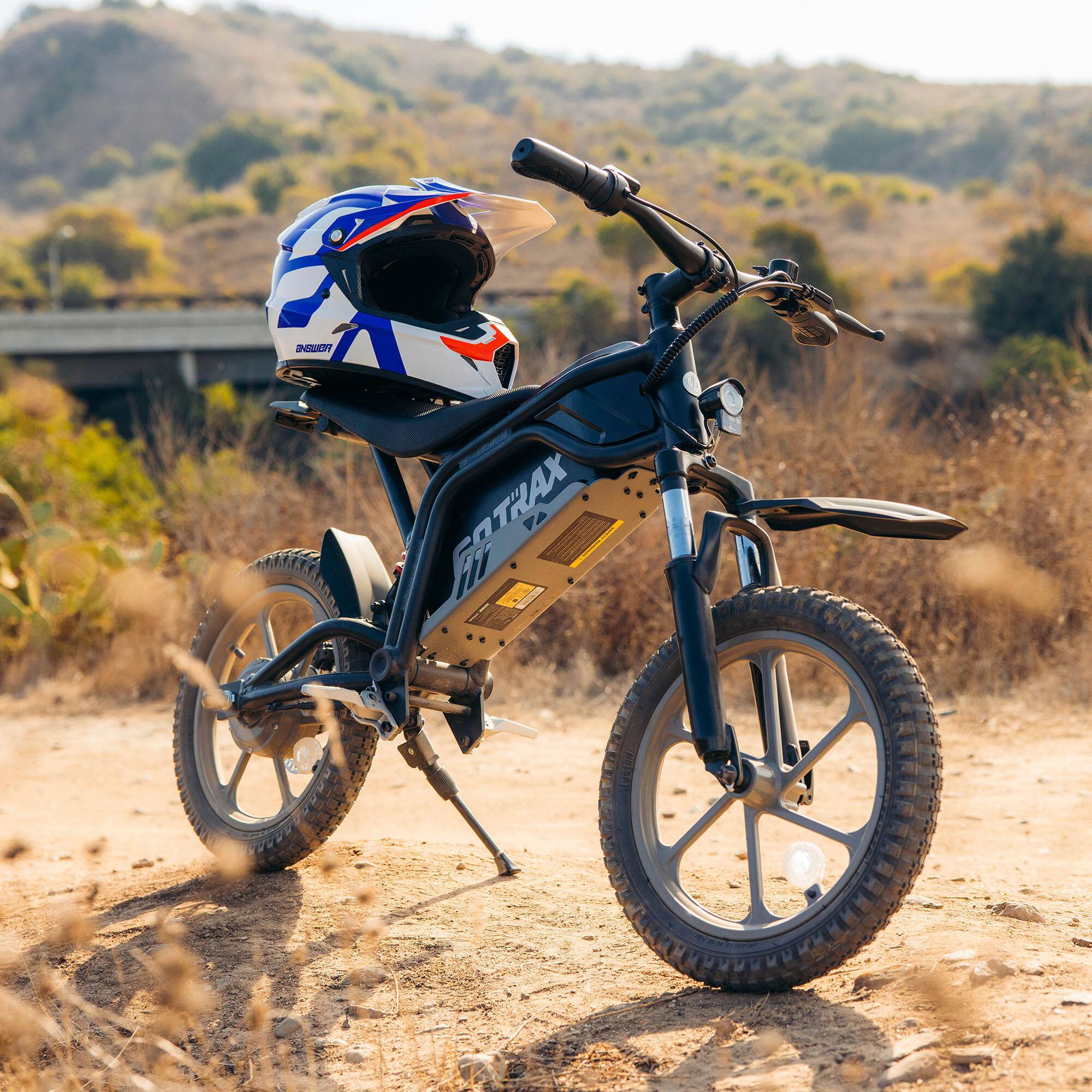 The text on the image reads "2 OTAX AAA."