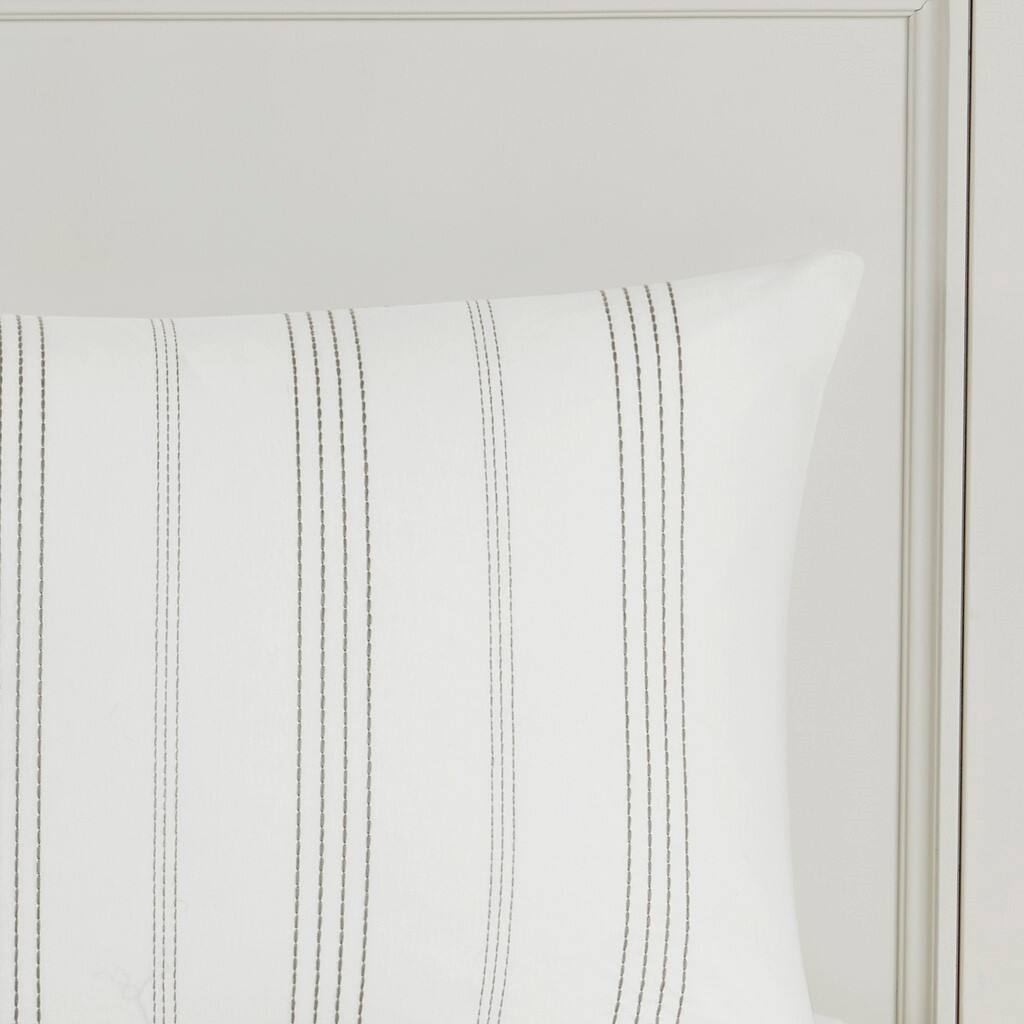 Alt View 2. Gracie Mills - Gracie Mills Ellison 5-Piece Stripe Cotton Jacquard Duvet Set - White/Grey.