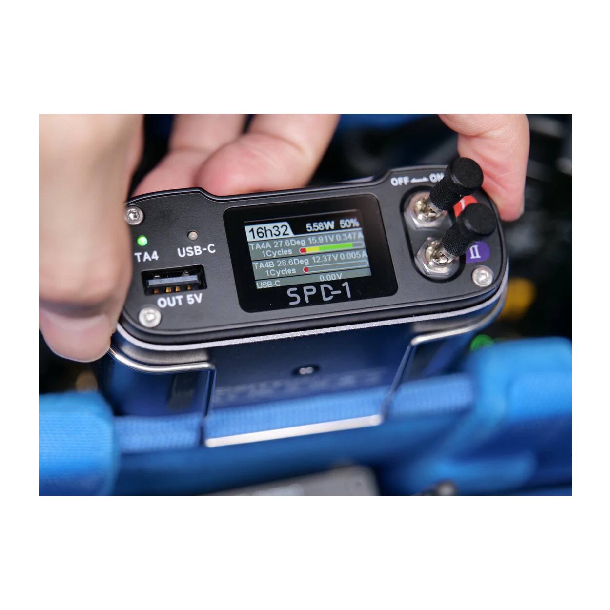 OFF ON  
TA4 USB-C OUT 5V 5.58W 50%  
16h32  
15.91V 0.347A  
TA4A 27 6Deg 1Cycles  
12.37V 0.005A  
TA4B 28.6Deg 28 1Cycles  
V00.0  
USB-C  
SPC-1