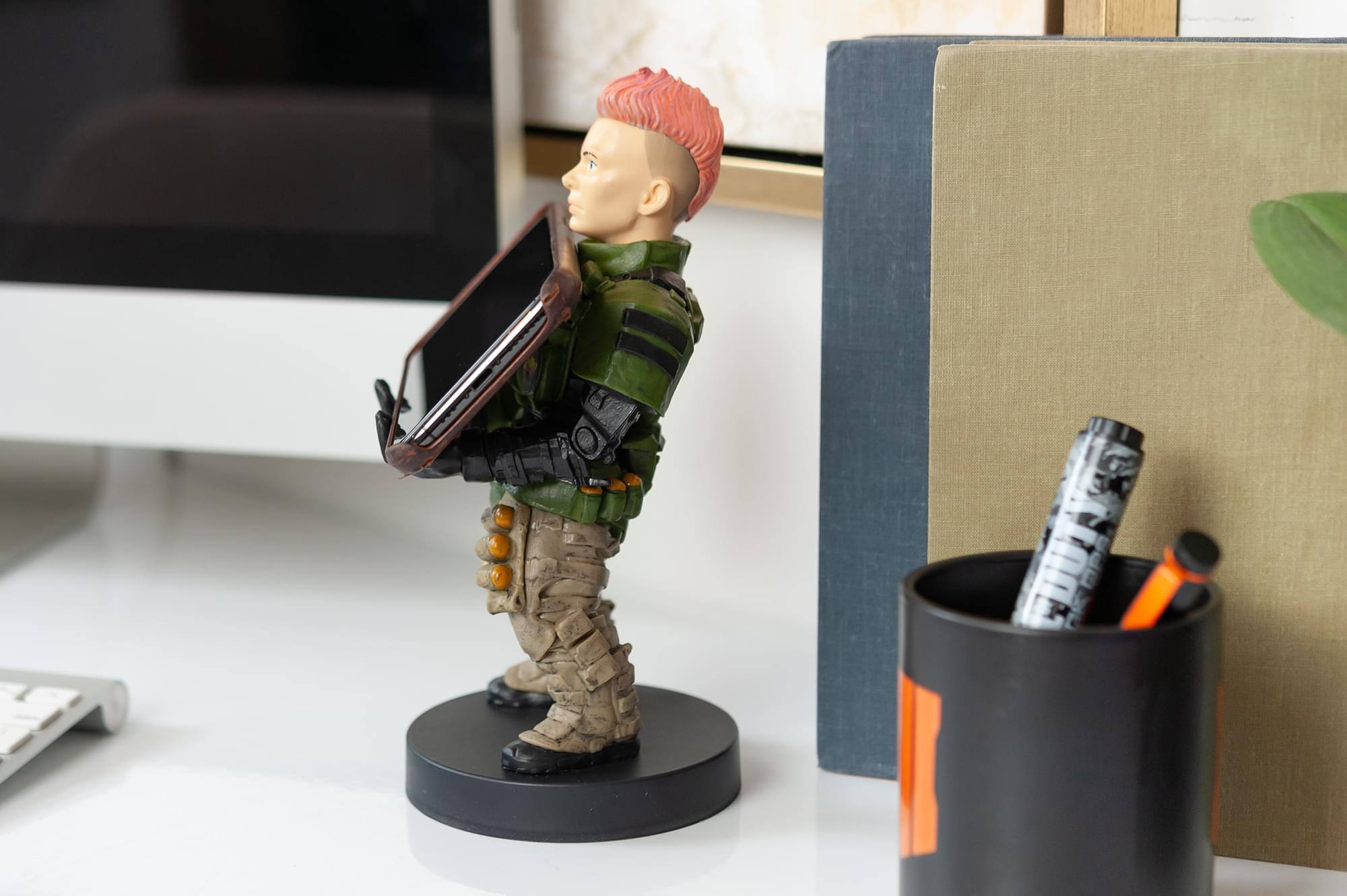 Alt View 4. Exquisite Gaming - Call Of Duty Specialist #1 Battery Cable Guy 8-Inch Phone & Controller Holder - Green.