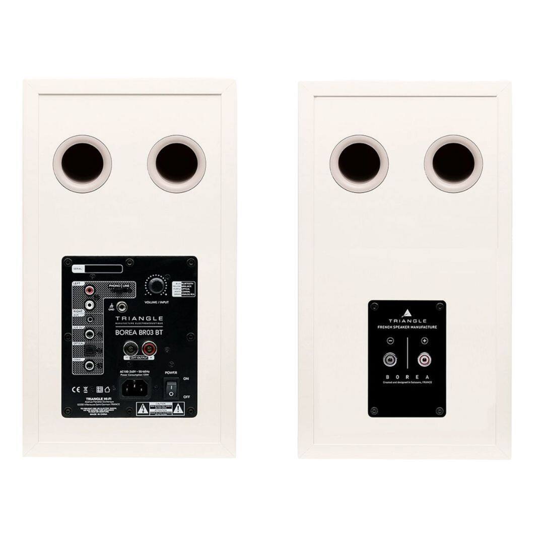 - TRIANGLE  
  BOREA BRO3 BT  
  FRENCH SPEAKER MANUFACTURE  

- POWER  
  ON / OFF  

- CE  
  TRIANGLE HIFI  

- TRIANGLE  
  FRENCH SPEAKER MANUFACTURE  
  BOREA  
  Designed in France, Made in China