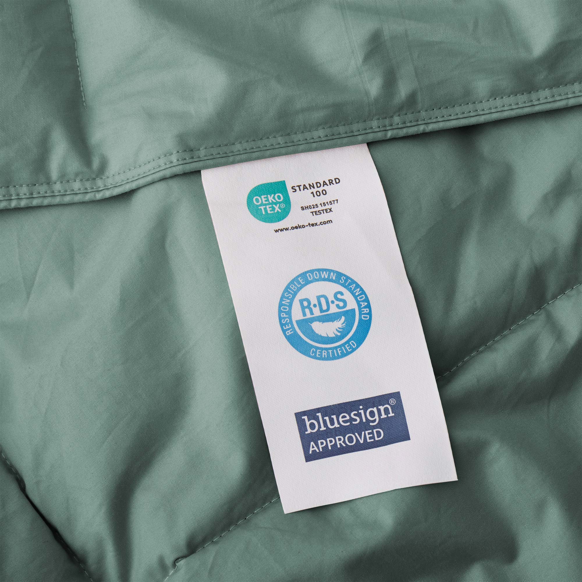 STANDARD 100 OKO 151577 SHOES TESTEX www.oeko-tex.com DOWN RESPONSIBLE R-D-S STANDARD CERTIFIED bluesign APPROVED