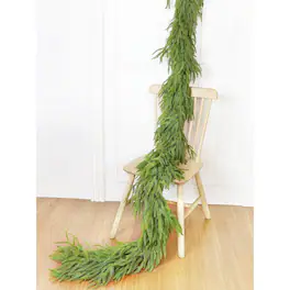 PARKER SLATER - 9ft Real Touch Norfolk Pine Garland, 180 Tips, Thick Artificial Greenery - Green