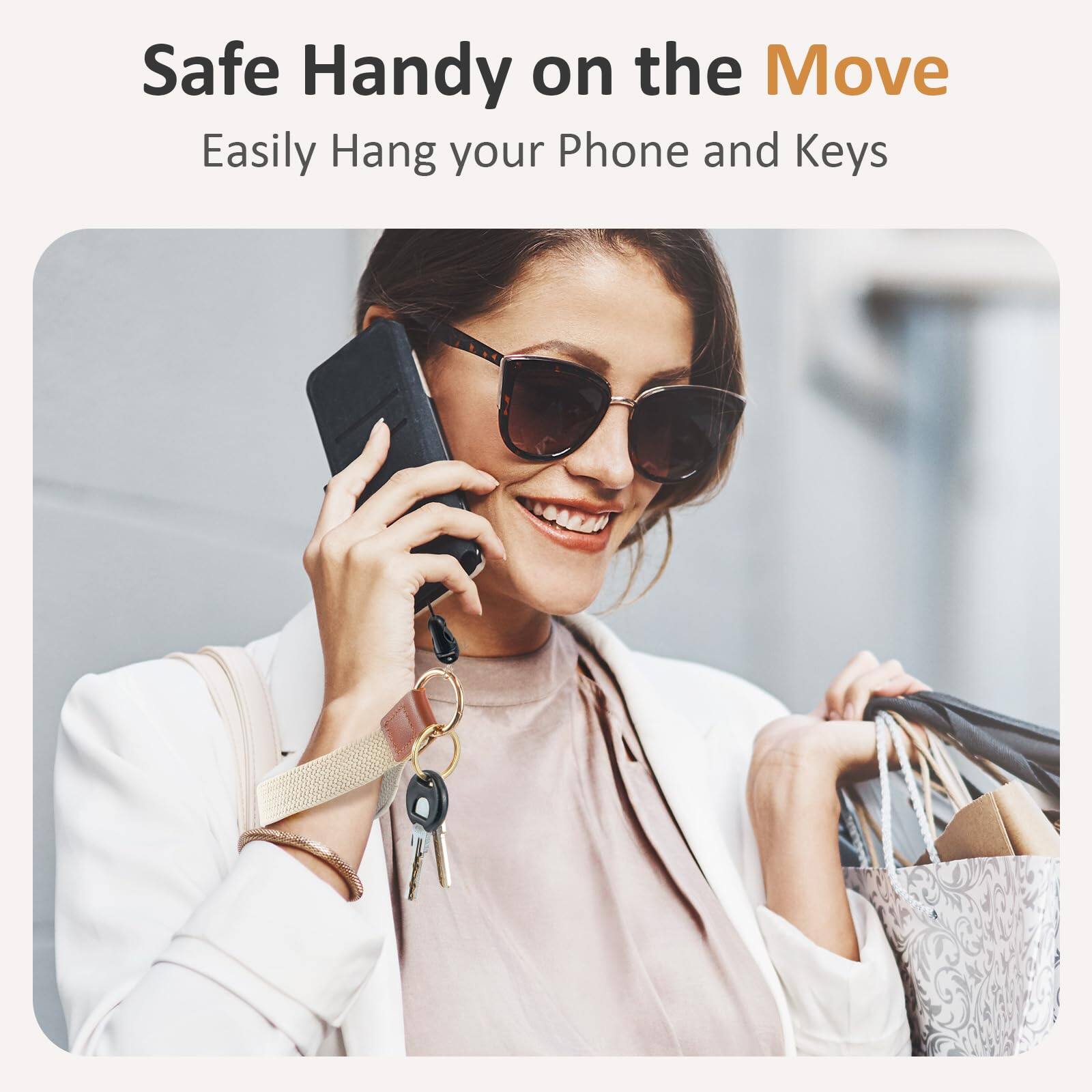 Safe Handy on the Move  
Easily Hang your Phone and Keys