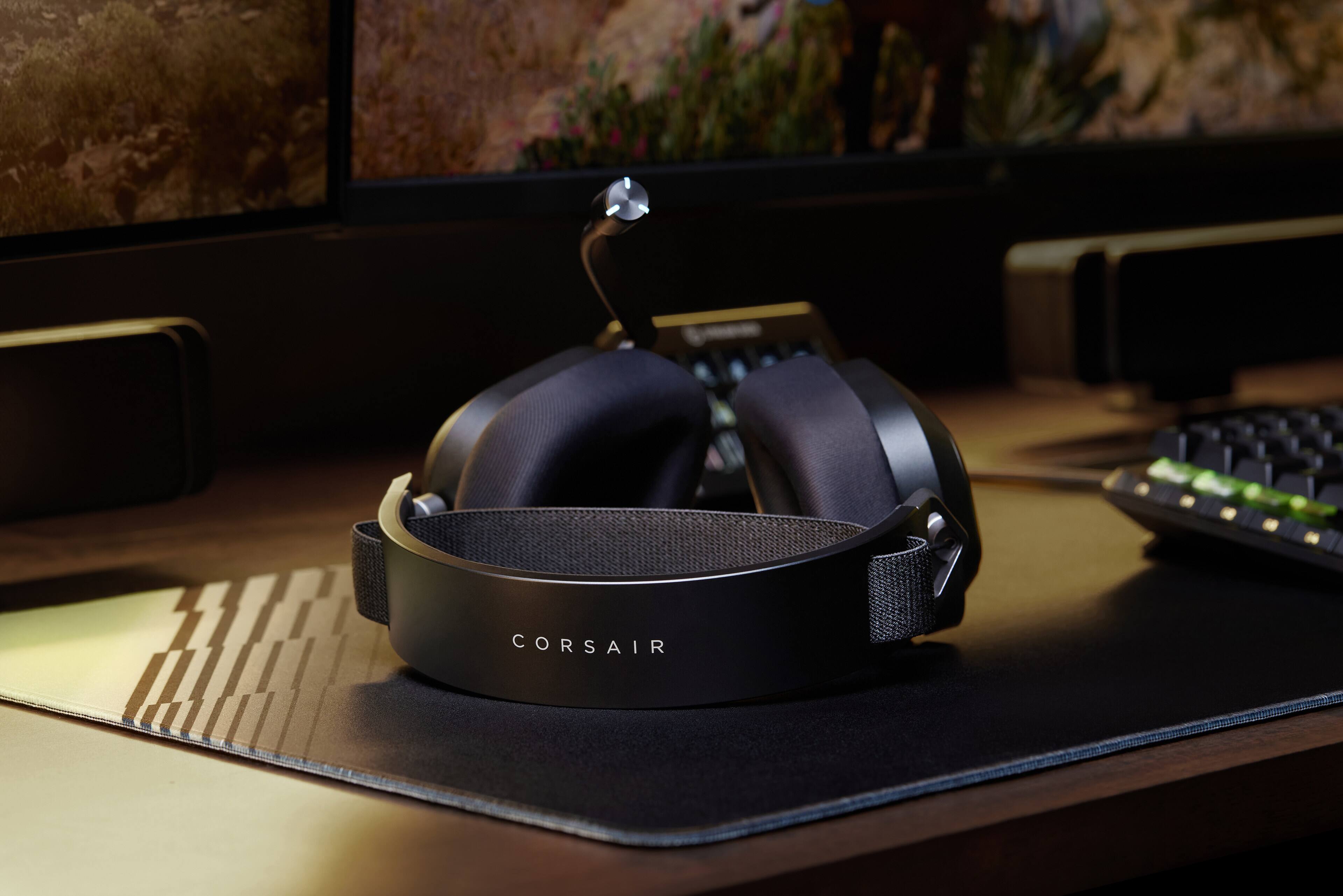 Alt View 13. CORSAIR - HS80 v2 Max Wireless Gaming Headset with 2.4GHz + Bluetooth Simultaneous for PC, PS5, PS4, Switch, Mobile - Steel Gray.