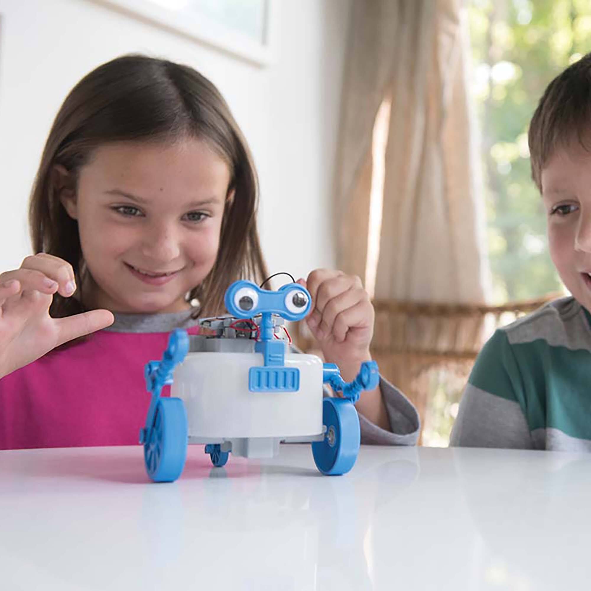 Alt View 2. 4M - 4M: Green Science Rover Robot - DIY Robotics Kit, Solar & Battery Power, STEM.