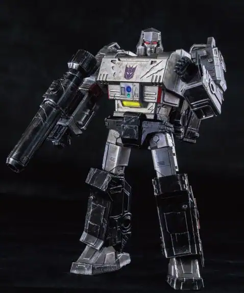 Lego R35 Megatron Collectible Figure DLX Scale Collectible Figure | Transformers ...
