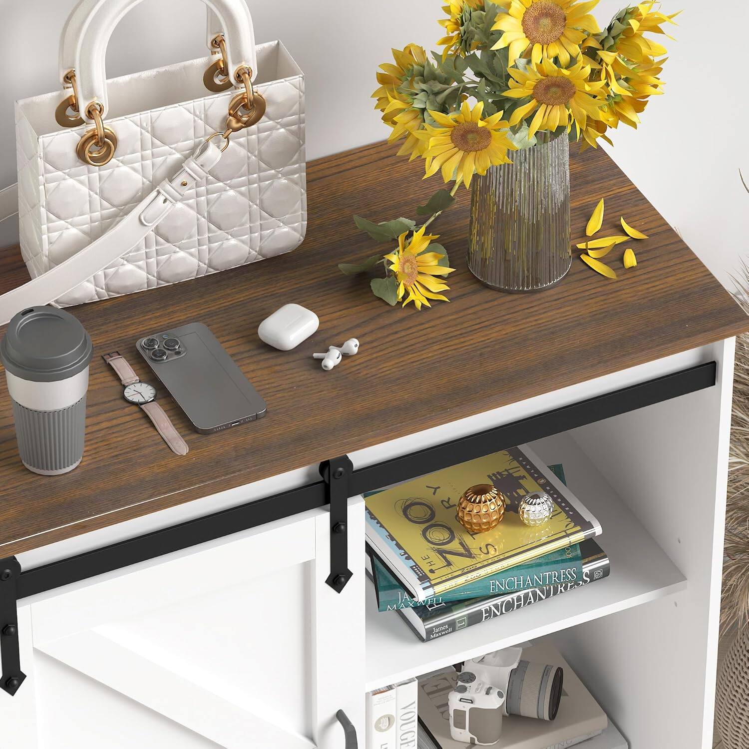 Y R ZOO II THE S ENCHANTRESS S E MAt ENCHANTR Jam VOUGE C