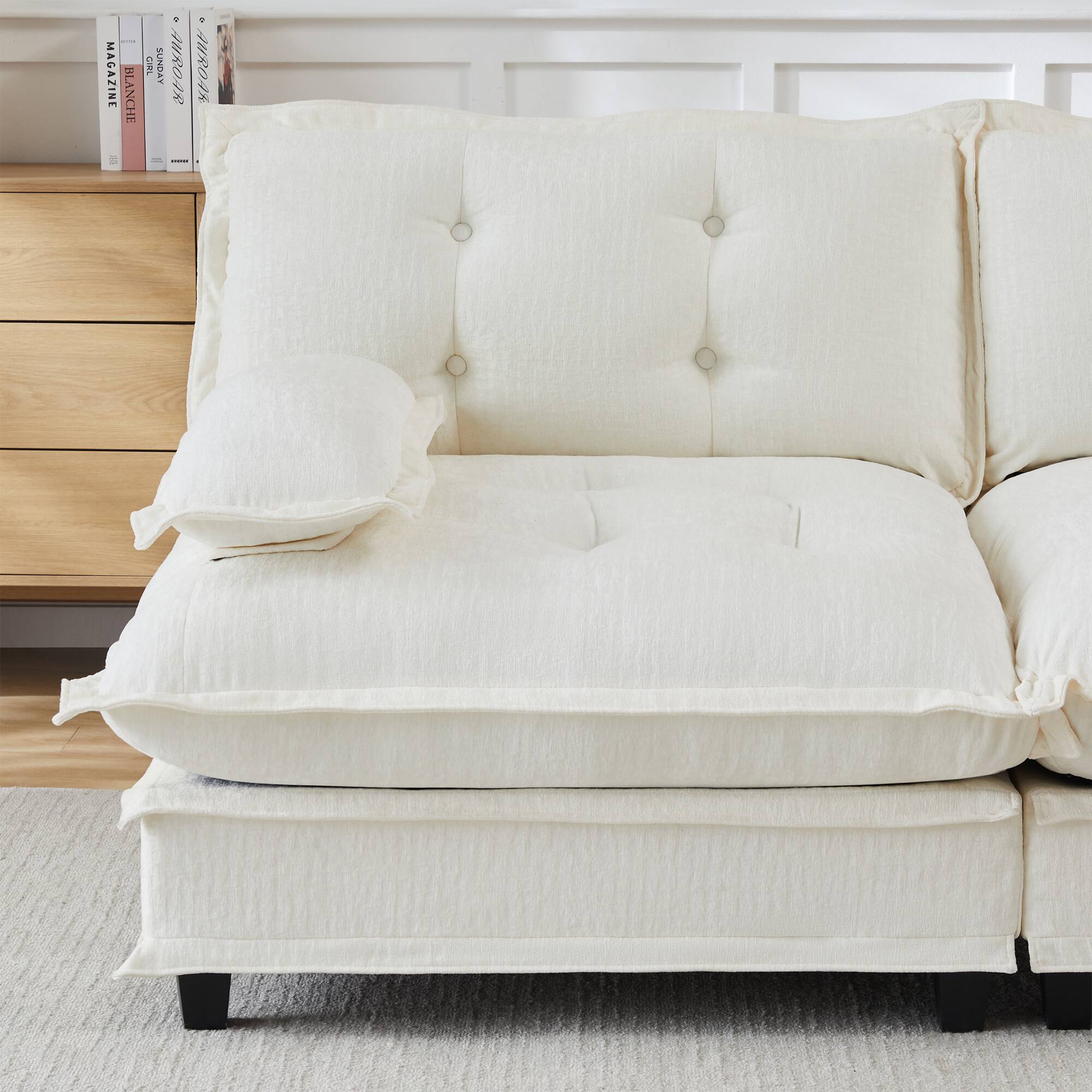 MAGAZINE BLANCHE  
SUNDAY  
N1 + Eou E