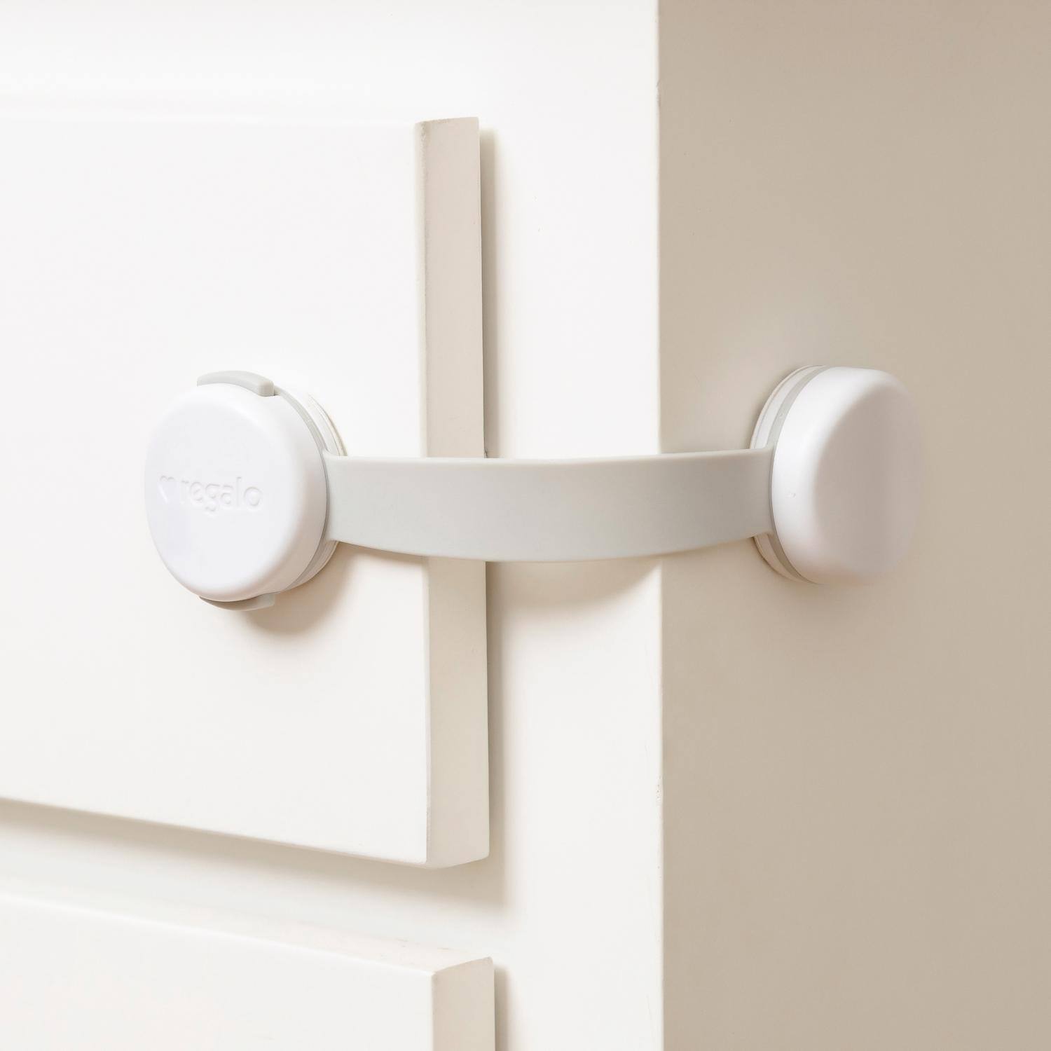 Front. Regalos Siglo XXI - Regalo Clear Plastic Multi-Use Latch 3 pk.