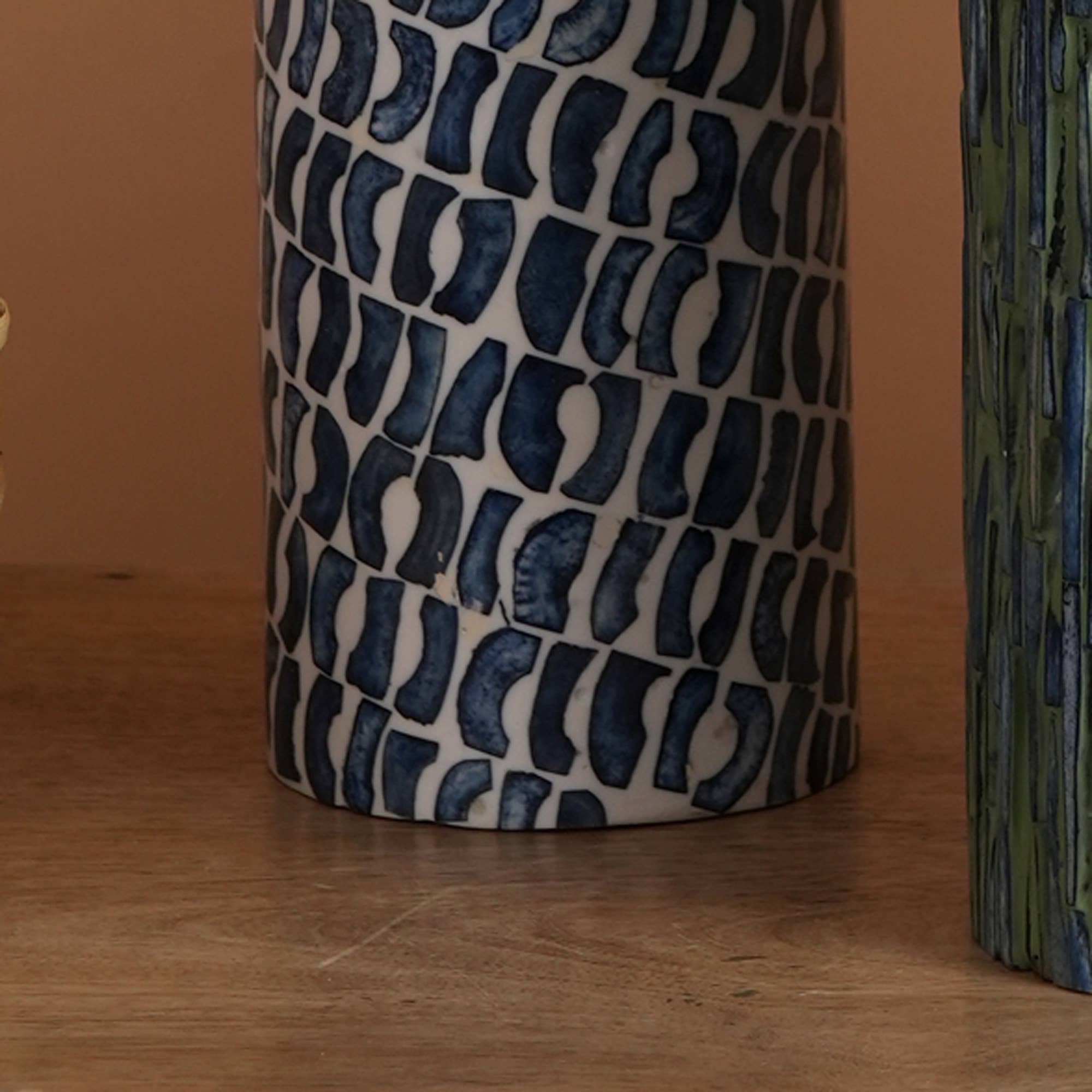 The text in the image reads: "rl O botr Lter"