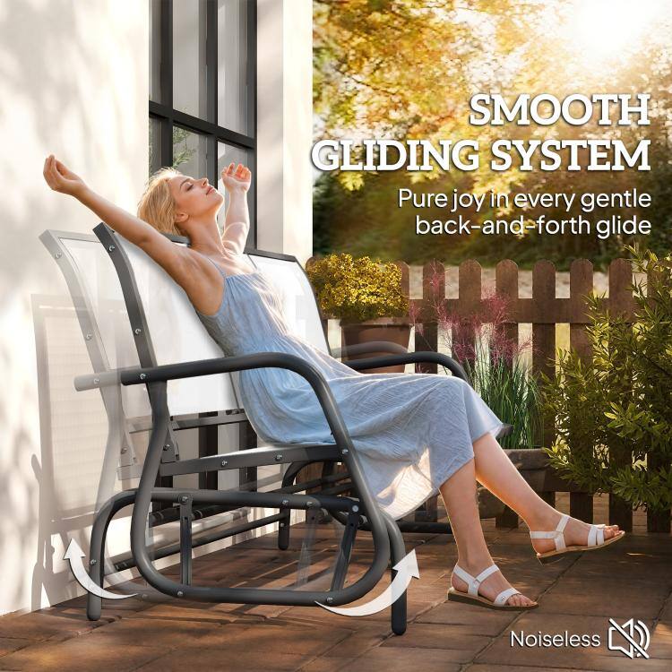 SMOOTH GLIDING SYSTEM  
Pure joy in every gentle back-and-forth glide  
Noiseless