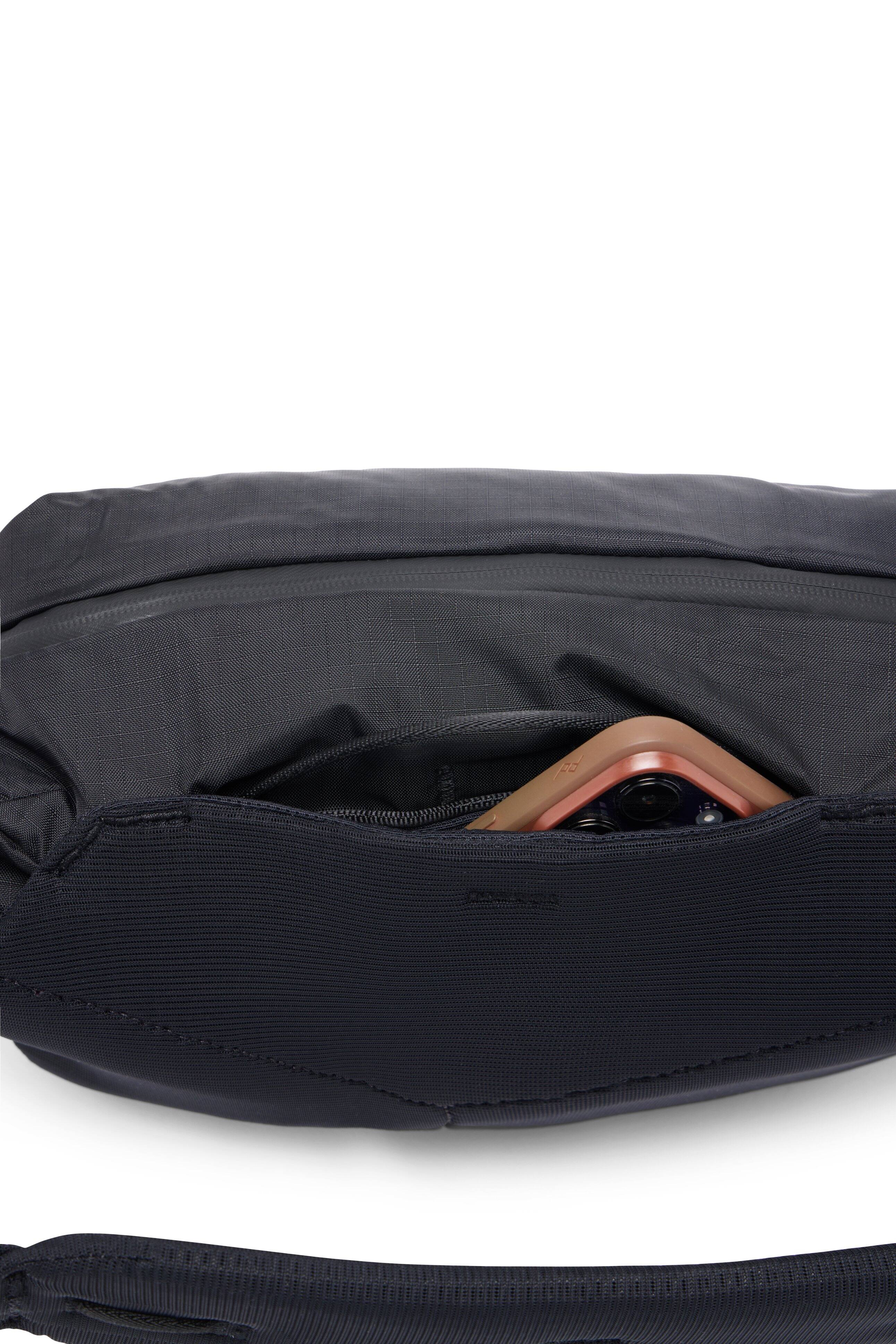 Alt View 12. Peak Design - Outdoor Sling 7L - Black.