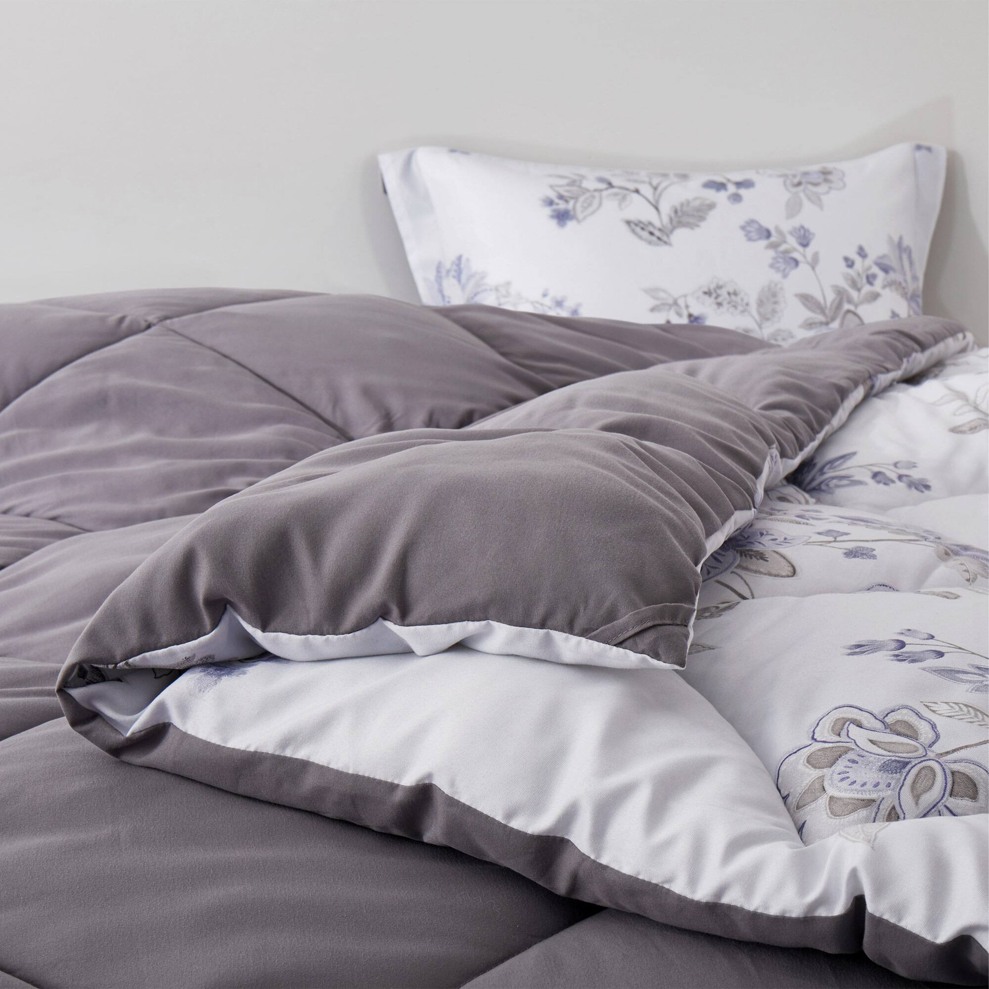 Alt View 1. Peace Nest - Peace Nest 7pc Floral Printed Reversible Comforter & Sheets Set - White.