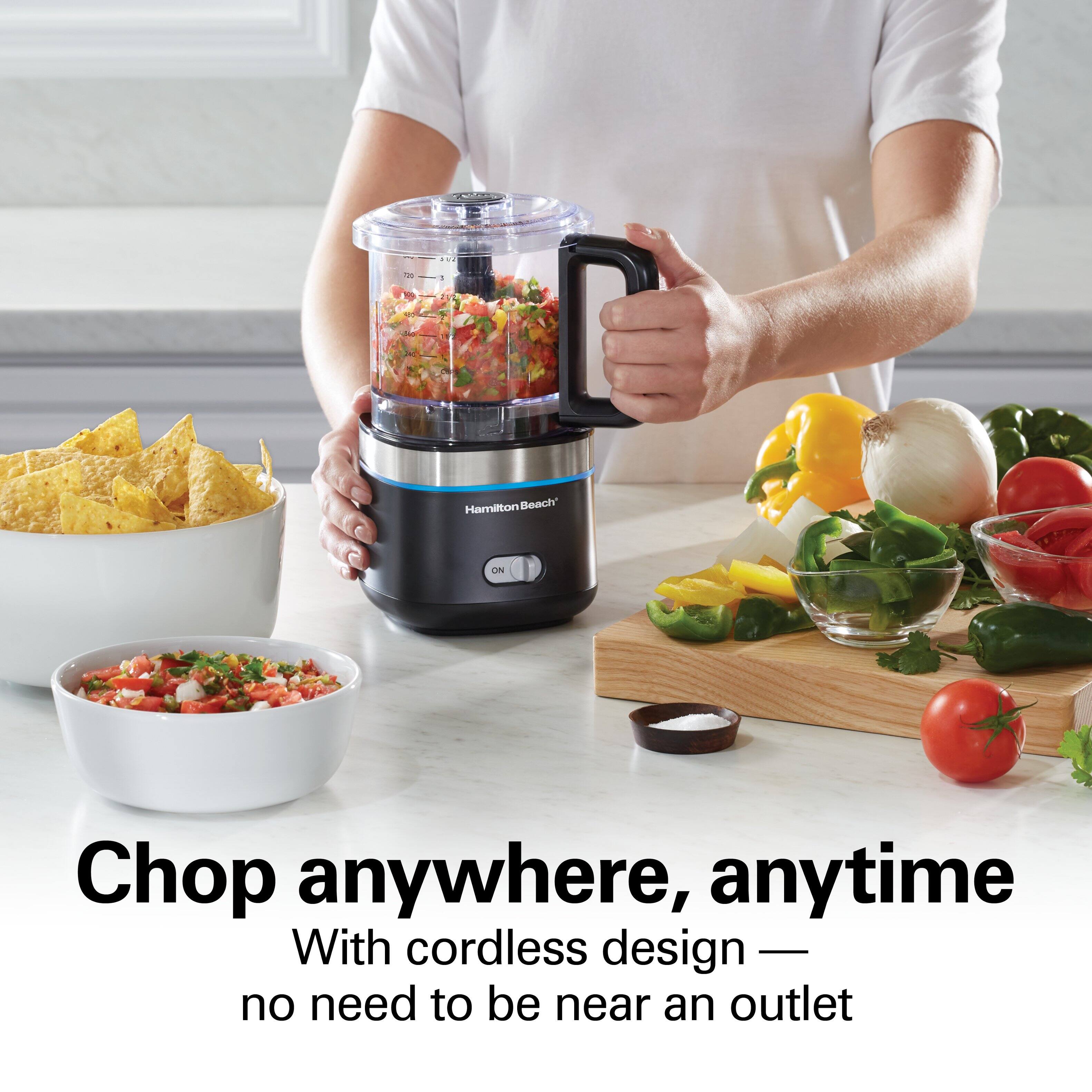 114
00
1
Hamilton Beach
ON
Chop anywhere, anytime With cordless design — no need to be near an outlet