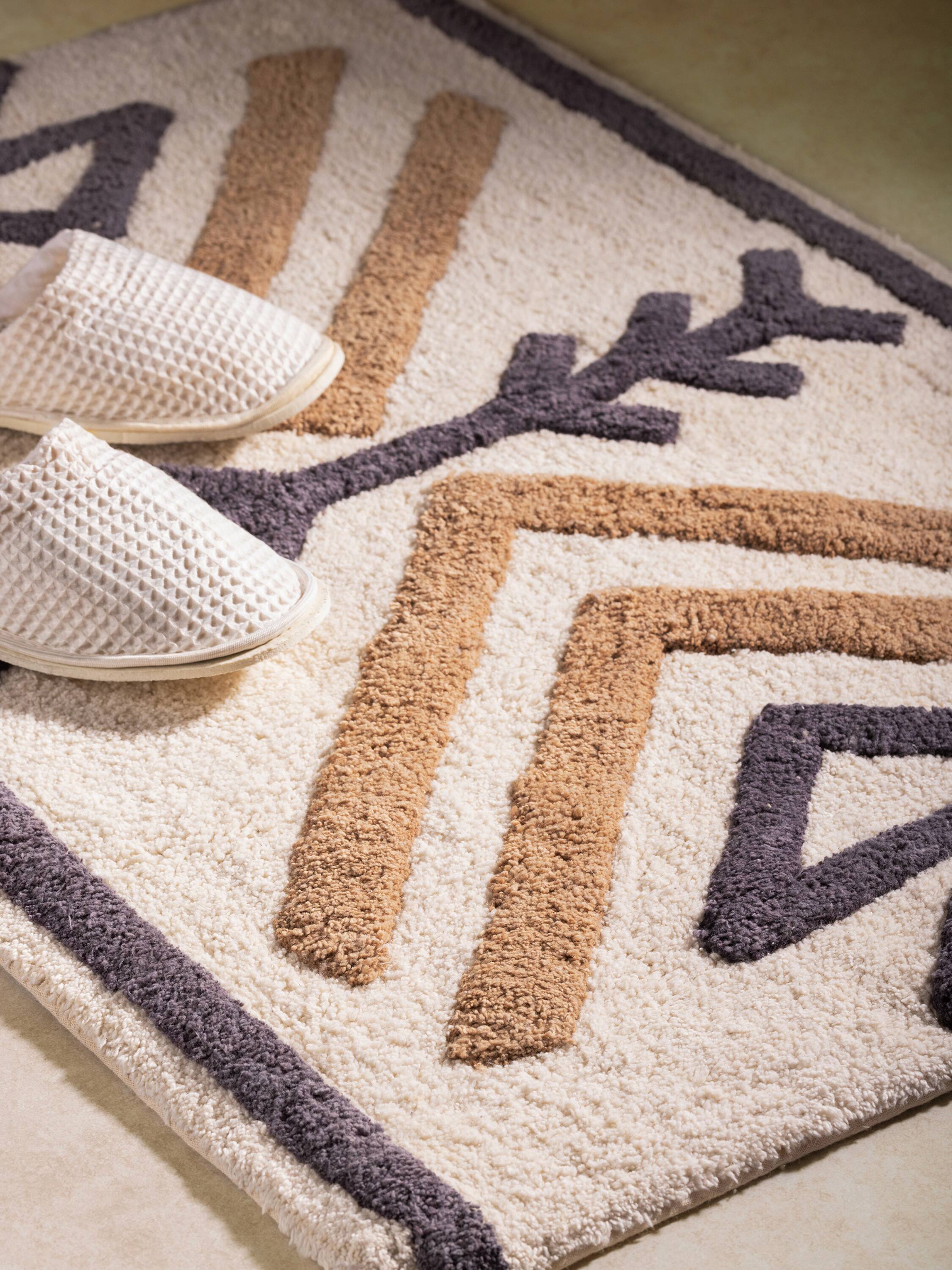 Angle. GAURI KOHLI - Sitara Bath Mat - Multicolored.