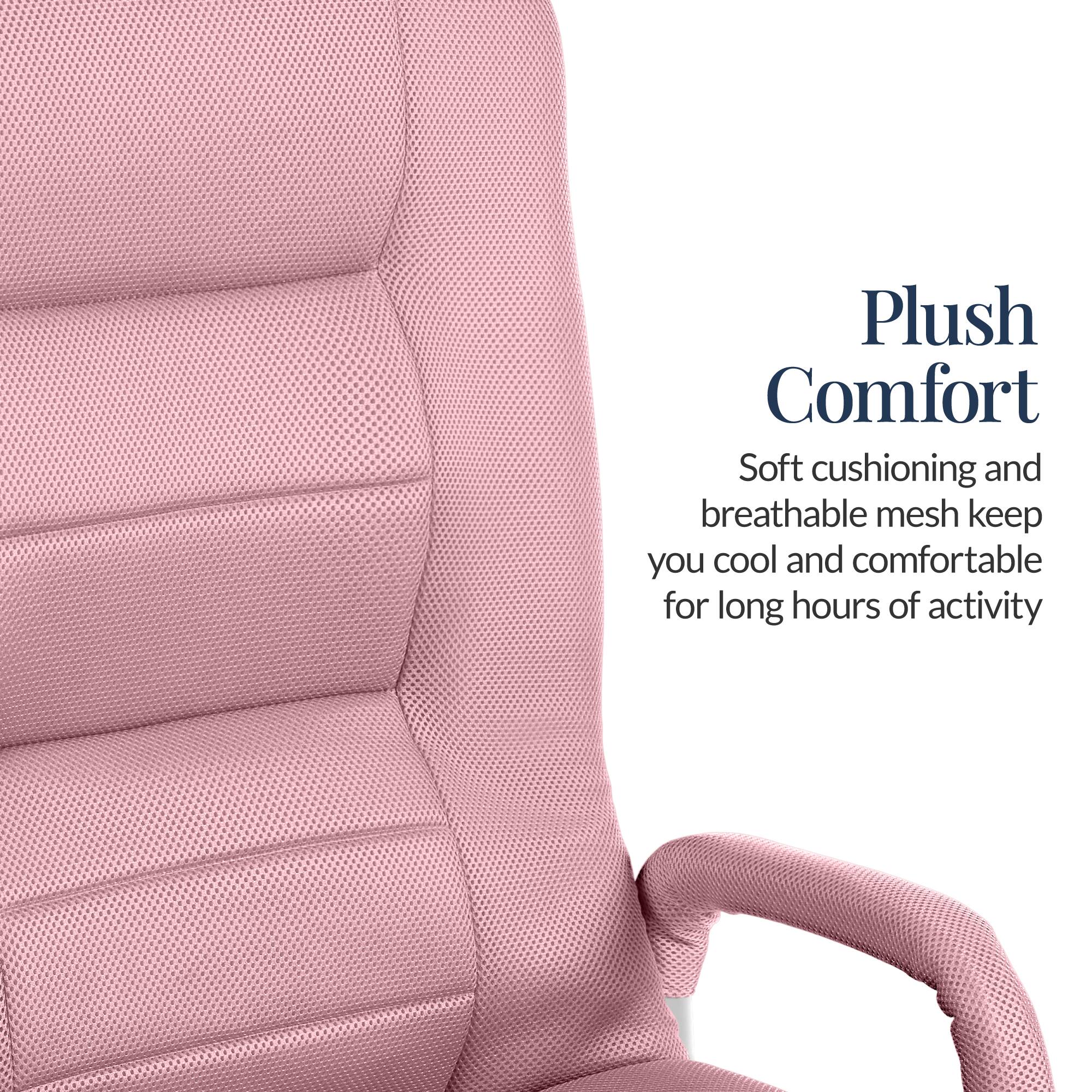 Plush Comfort  
Soft cushioning and breathable mesh keep you cool and comfortable for long hours of activity