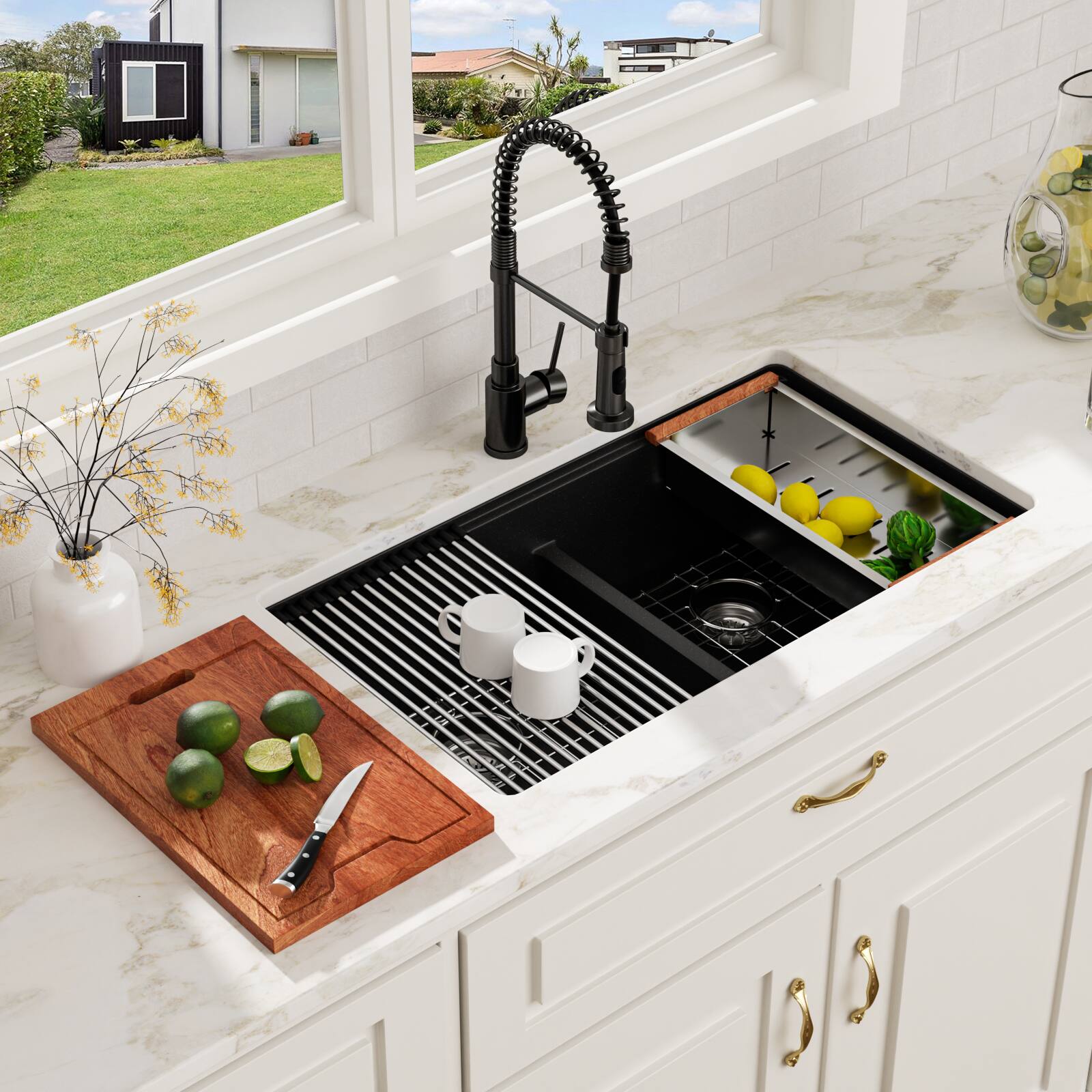 Left. Lordear - 33x19x10 Inch Black Granite Composite Undermount kitchen Sink 50/50 Double Bowl Quartz Kitchen Sink - Black.