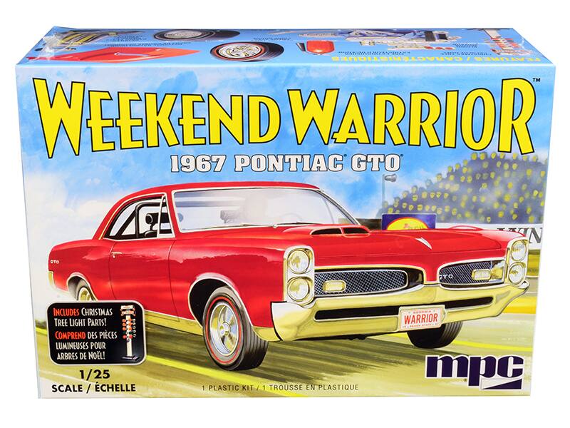 Weekend Warrior  
1967 Pontiac GTO  

Includes Christmas Tree Light Parts!  
Comprend des pièces lumineuses pour arbres de Noël!  

1/25 Scale / Échelle  

1 Plastic Kit / 1 Trousse en plastique  

MPC