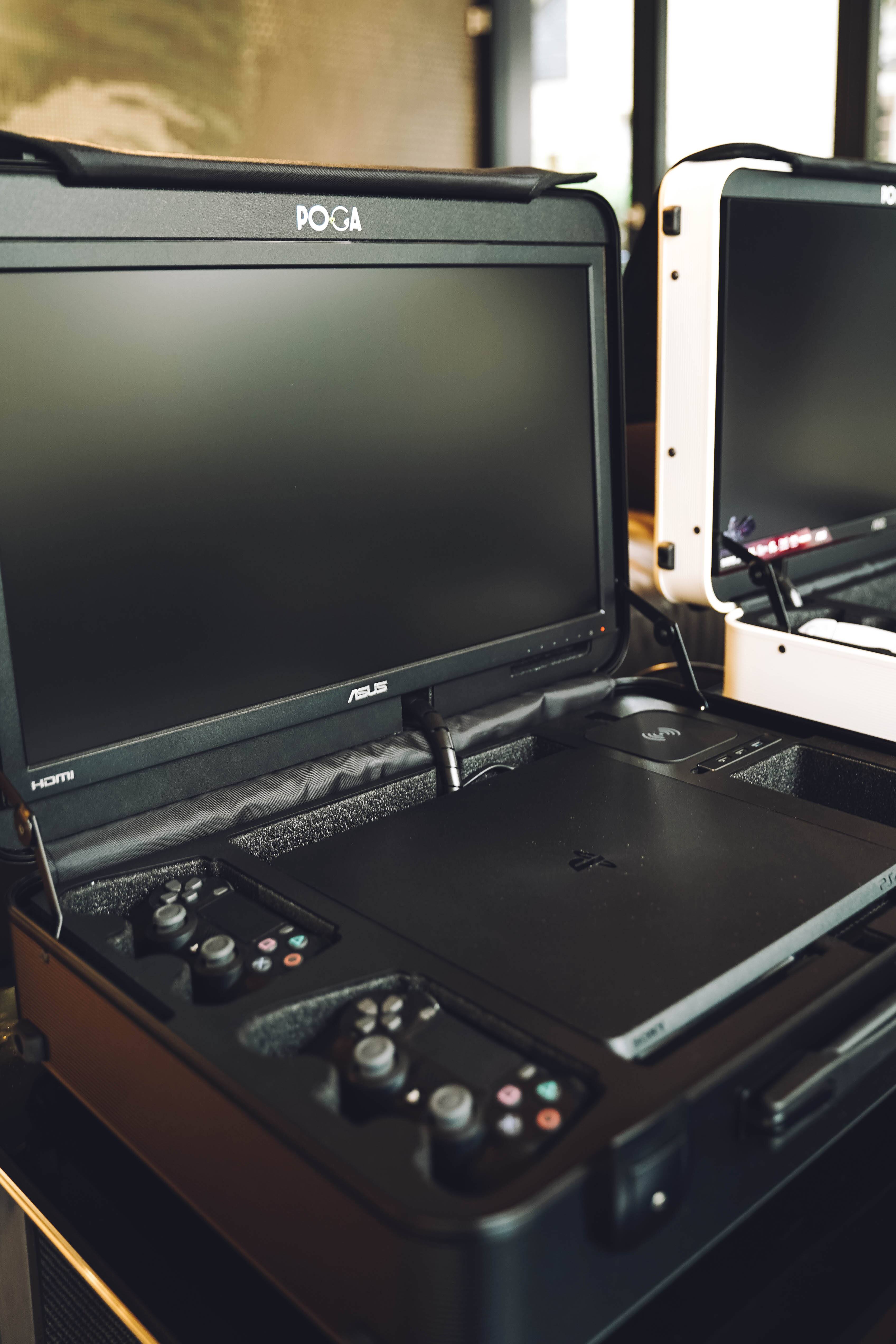 The text on the image reads "POGA 10 ASUS HOMI". The correct grouping of the text would be "POGA 10 ASUS HOMI".