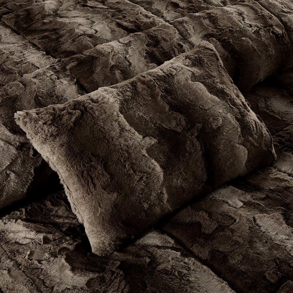 Alt View 2. Gracie Mills - Gracie Mills Shawn 4-Peice Soft Faux Fur to Mink Comforter Set - Brown.