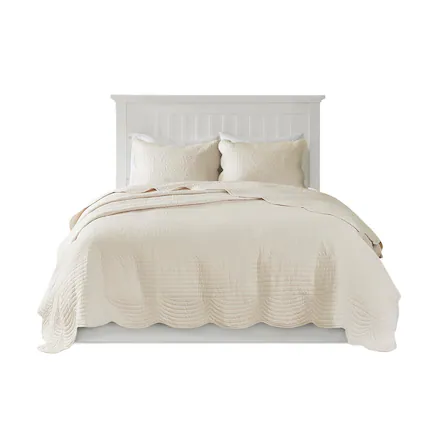 Front. Gracie Mills - Gracie Mills Salvatore 3-Piece Reversible Country-Inspired Scalloped Edge Quilt Set - Cream.