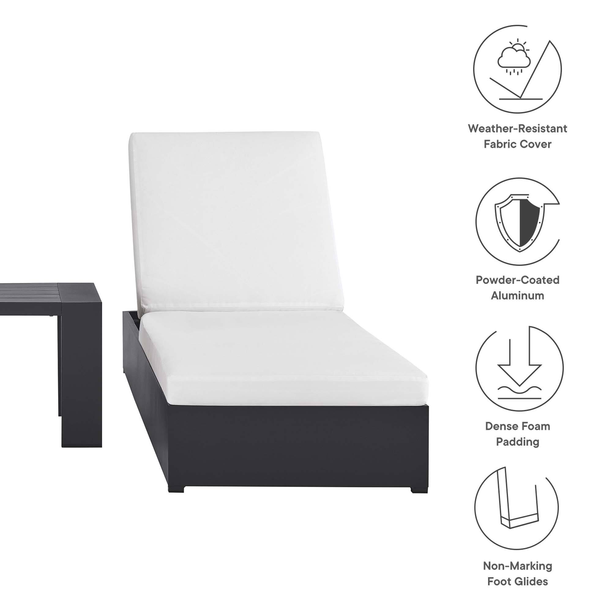 Weather-Resistant Fabric Cover  
Powder-Coated Aluminum  
Dense Foam Padding  
Non-Marking Foot Glides