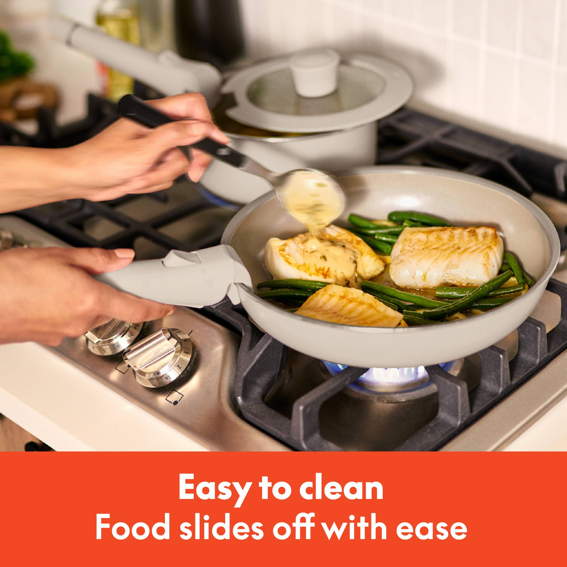 5 F 3 e ~ Easy to clean Food slides off with ease