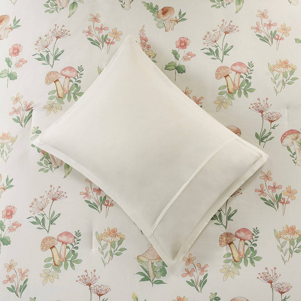 Alt View 3. Gracie Mills - Gracie Mills Orion Comforter Set - Green.