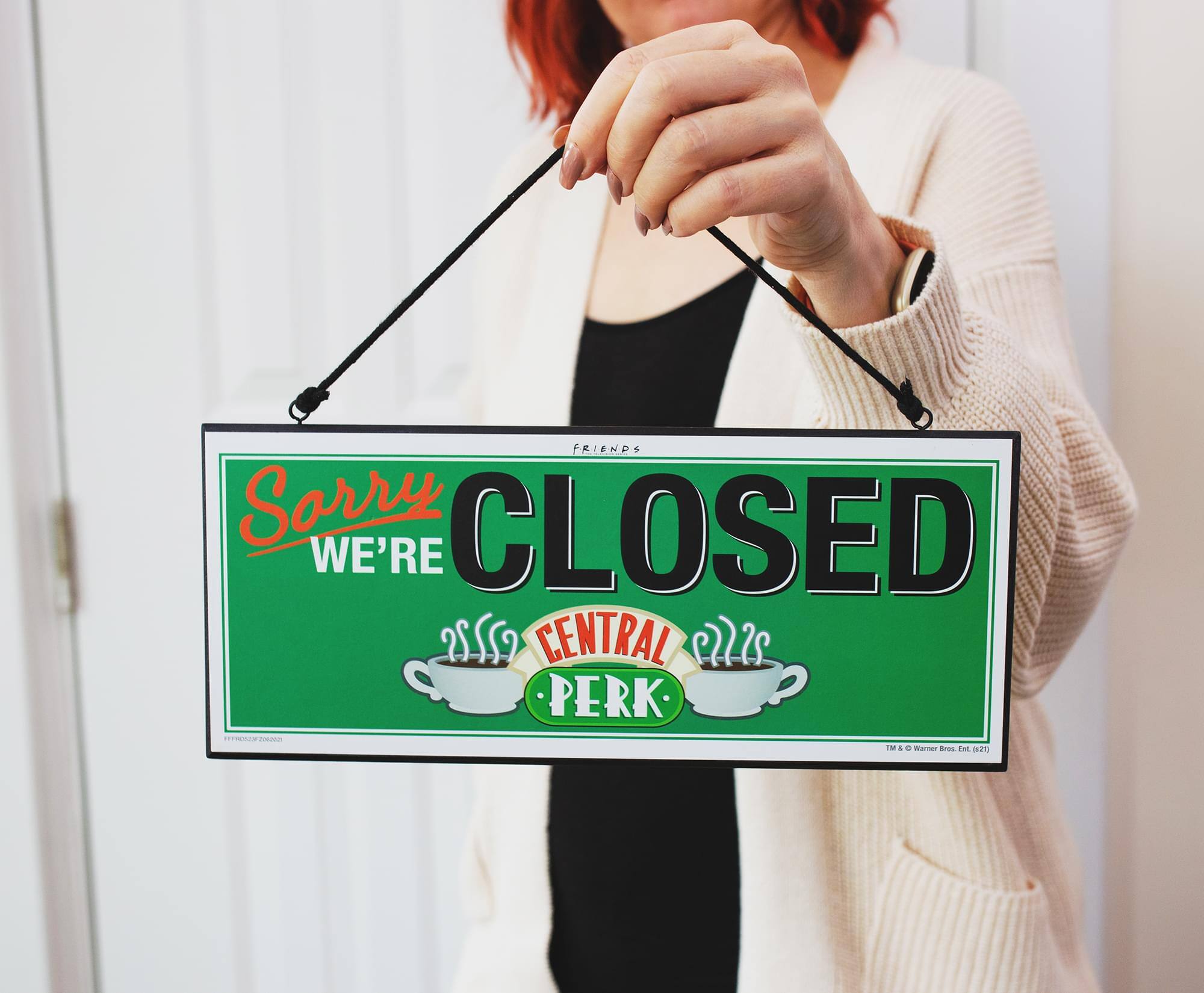 Sure, here is the corrected and grouped text from the image:

---

**FRIENDS**

**Sorry WE'RE CLOSED**

**CENTRAL PERK**

---

**2020**

**TM & © Warner Bros. Ent. (s21)**

---