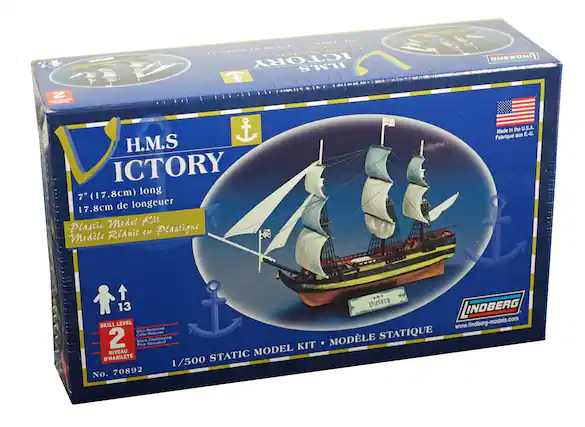 H.M.S. VICTORY
7" (17.8cm) long
17.8cm de longueur
Plastic Model Kit
Modèle Réduit en Plastique
Made in the U.S.A.
Fabriqué aux E-U.
Skill Level 2
Niveau d'habileté 2
Glue Required
Colle Requise
1/500 Static Model Kit
Modèle Statique
No. 70892
www.lindberg-models.com