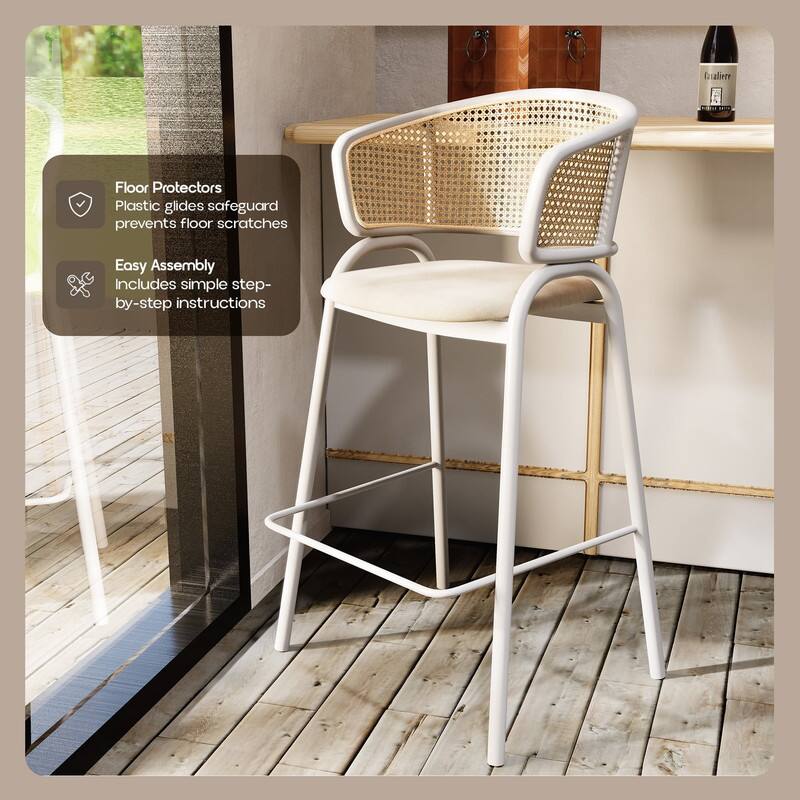 favaliere

Floor Protectors
Plastic glides safeguard prevents floor scratches

Easy Assembly
Includes simple step-by-step instructions