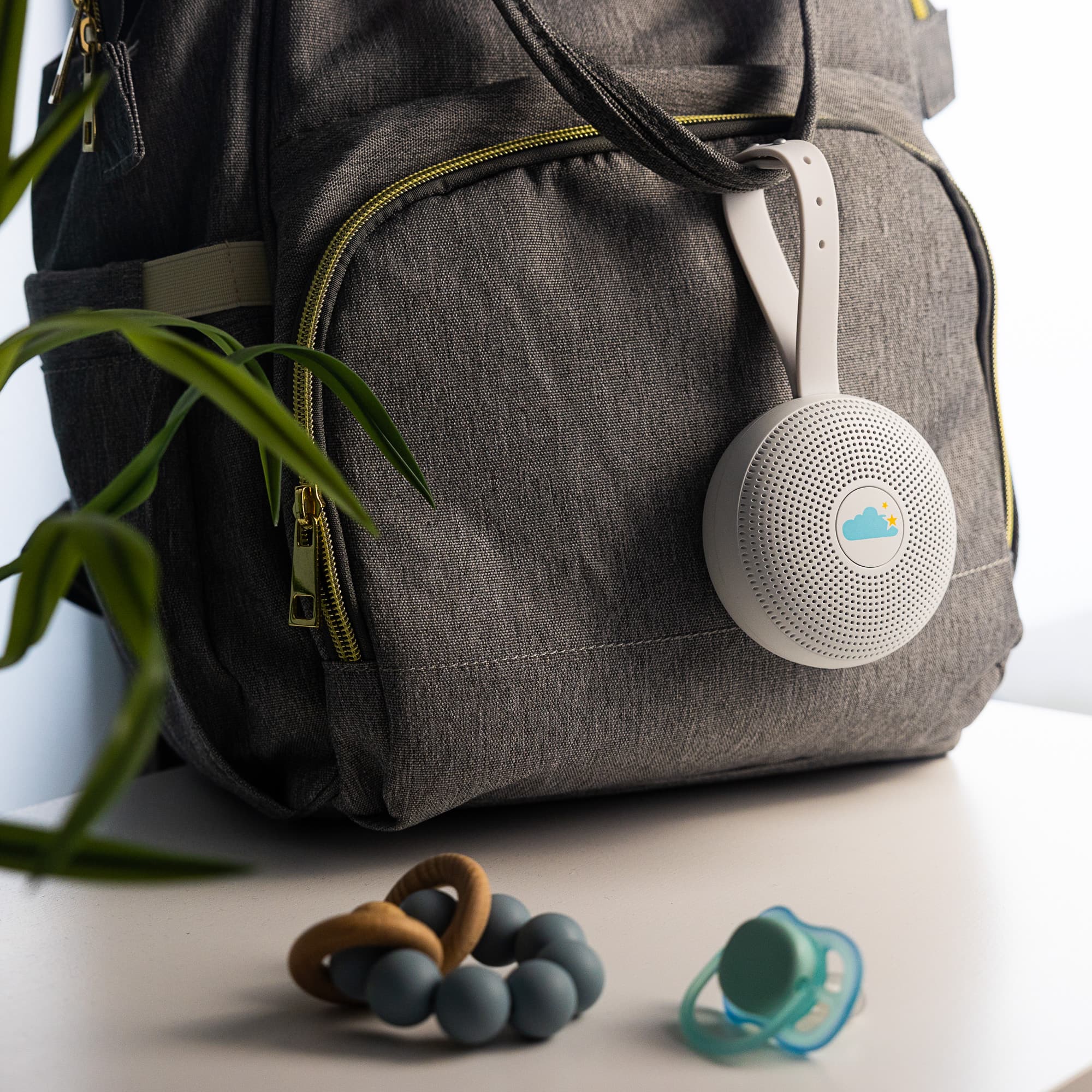 Alt View 1. Yogasleep - Yogasleep Hushh+ Travel Sound Machine - White.