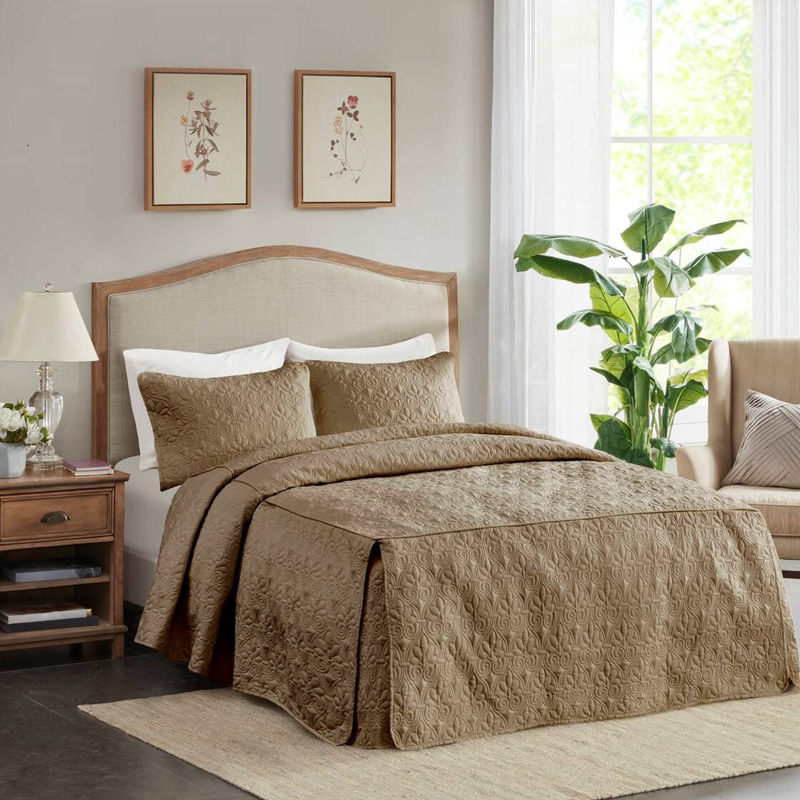 Alt View 1. Gracie Mills - Gracie Mills Sandy 3 Piece Split Corner Classic Pleated Quilted Bedspread Set - Khaki.