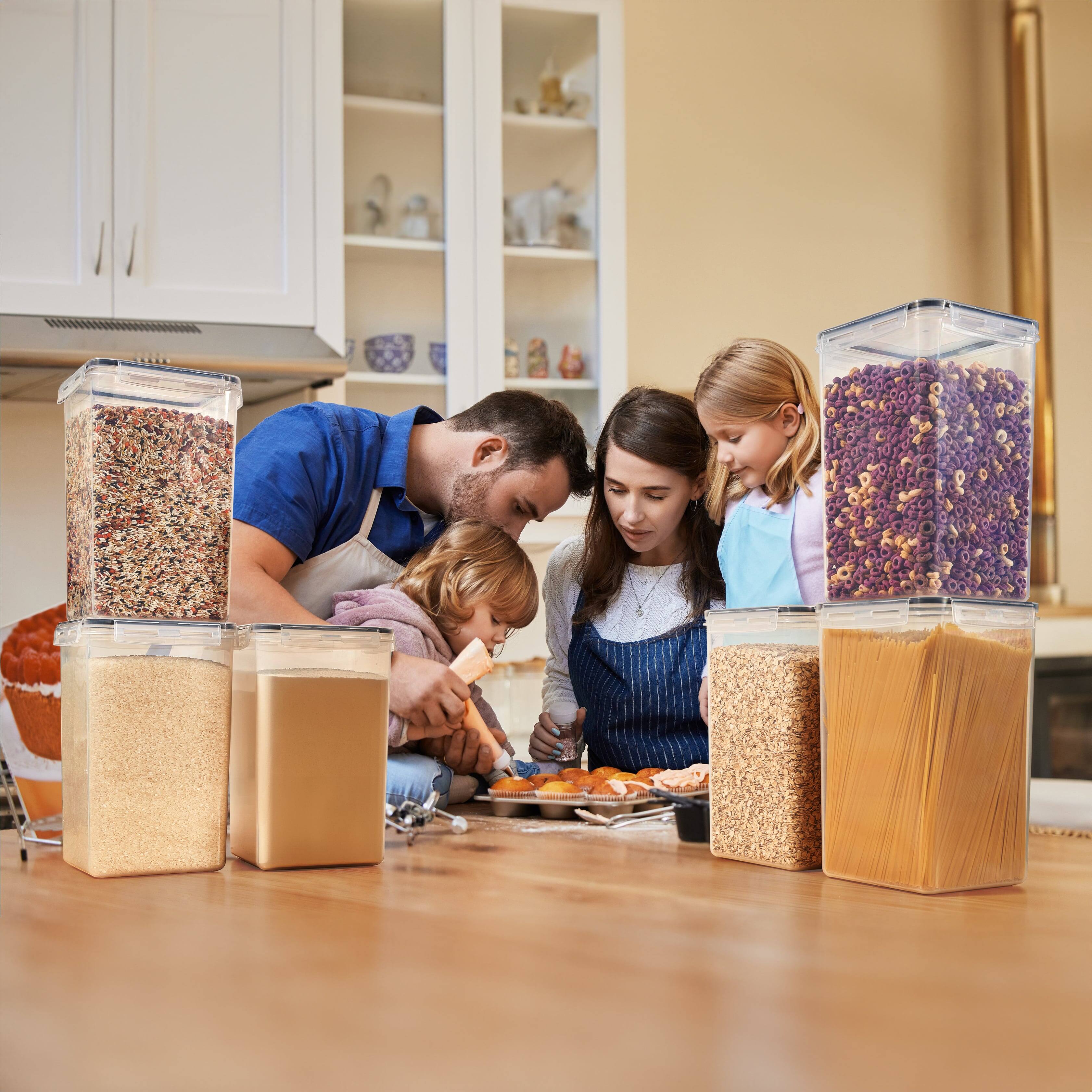 Left. Sorbus - Sorbus 6 Pack (6.5L/219.79 Oz) Airtight Food Storage Containers with Locking Lids, Measuring Cups & Labels - Clear.