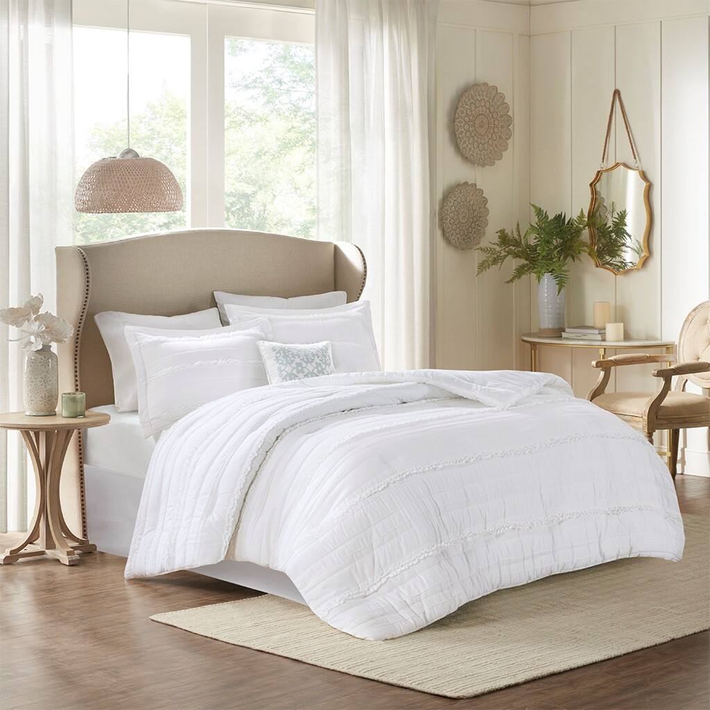 Alt View 3. Gracie Mills - Gracie Mills Sheila 5-Piece Comforter Set - White.