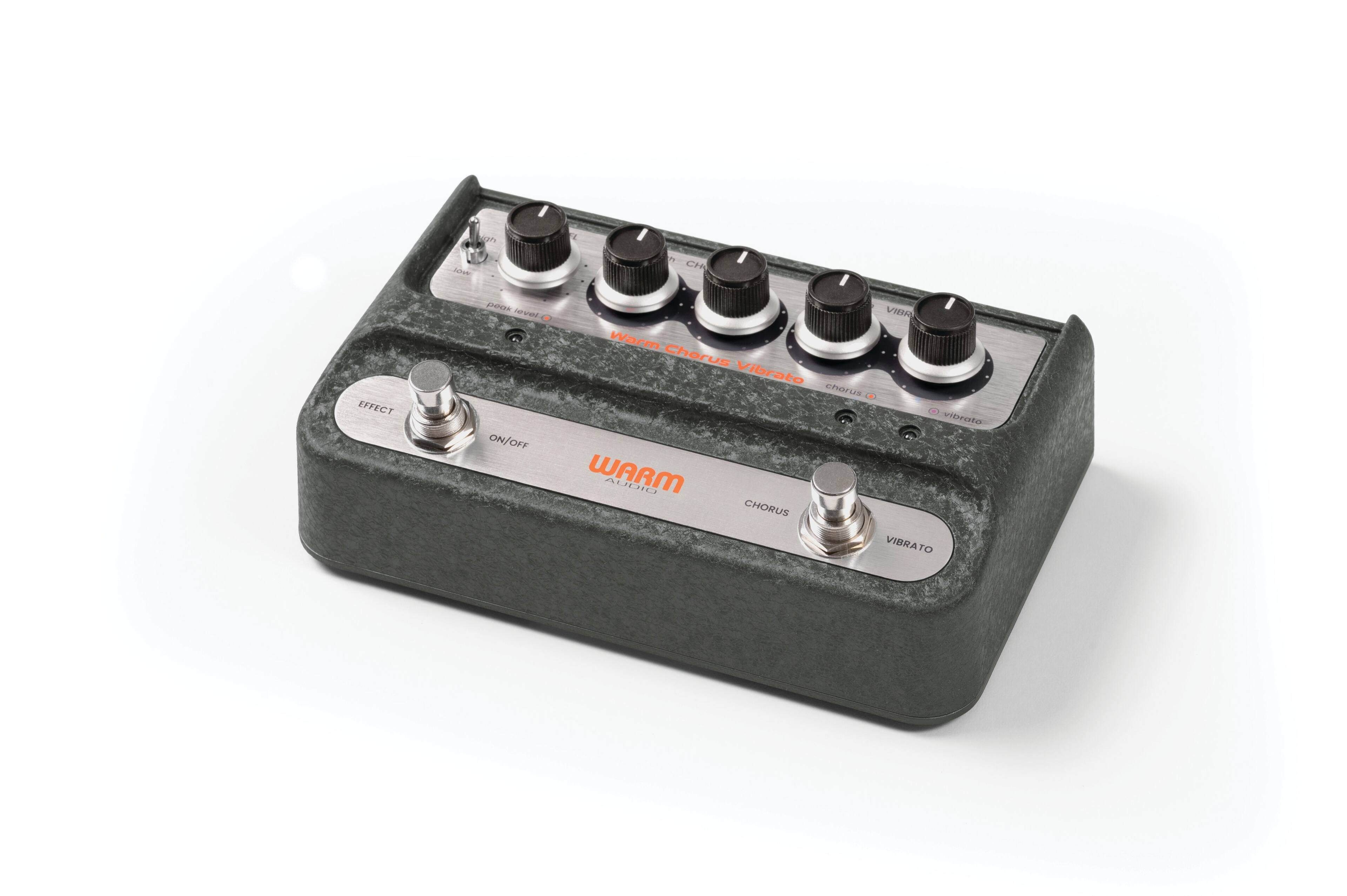 Warm Audio - Analog Stereo Chorus/Vibrato Pedal w/ Independent Chorus/Vibrato Controls, Footswitch Effect Selector & Stereo Outputs