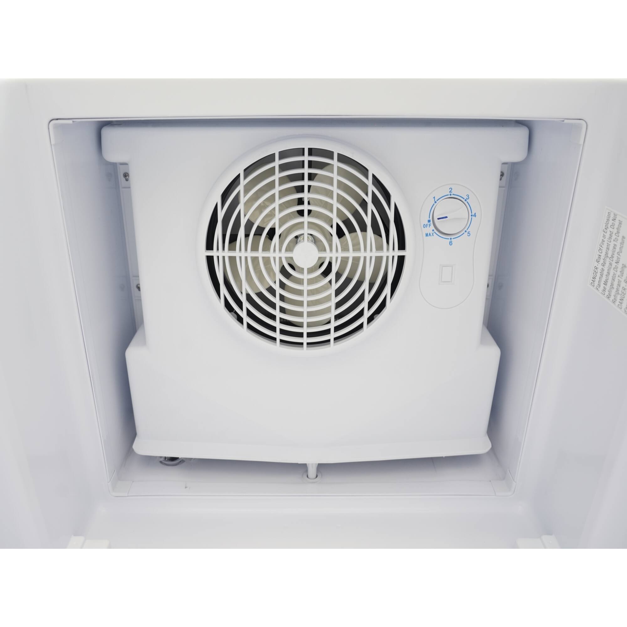 The text on the image is a mix of different sentences and phrases. Here is a corrected version of the text:

"1 4 OFF BAL 2 e 3 44 5 2 Eposion = & Defoat & Uand a sture 2 AA NorPundiune 1 Refrigerator Kaingo a cheniccal de fueing H204Y Flammation 2 CneMechanca Refingerator e C mesgha DANGER DO NOT OPEN"

This text is likely a mix of instructions or warnings related to the operation of a refrigerator or other appliance. It is important to follow these instructions to ensure the safe and proper functioning of the device.