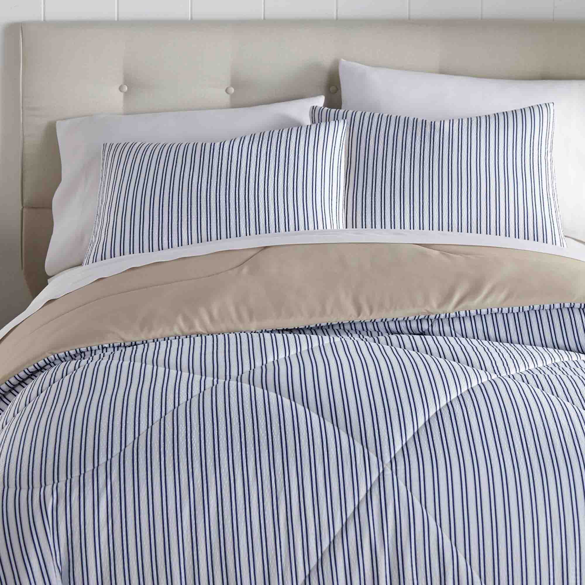 Angle. Shavel Home Products - Shavel Home Products Seersucker Polyester Comforter Set in Sailor Stripe - Summer plaid.