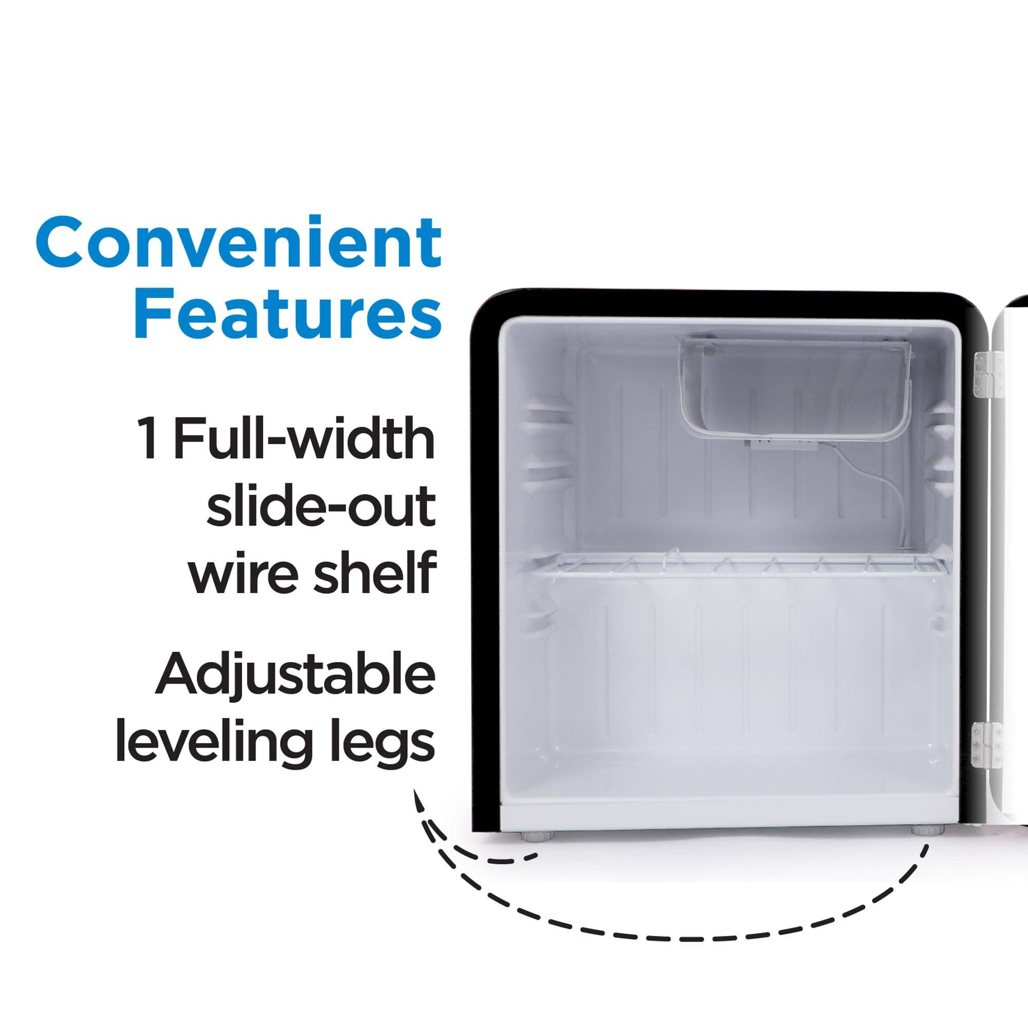 Convenient Features:
1. Full-width slide-out wire shelf
Adjustable leveling legs